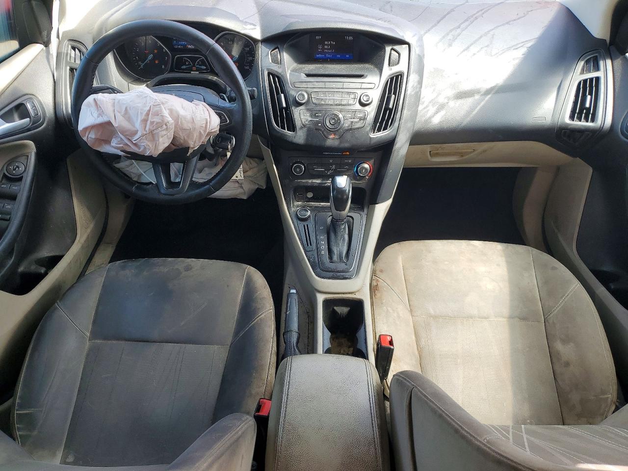 2015 Ford Focus Se Red vin: 1FADP3F27FL333400