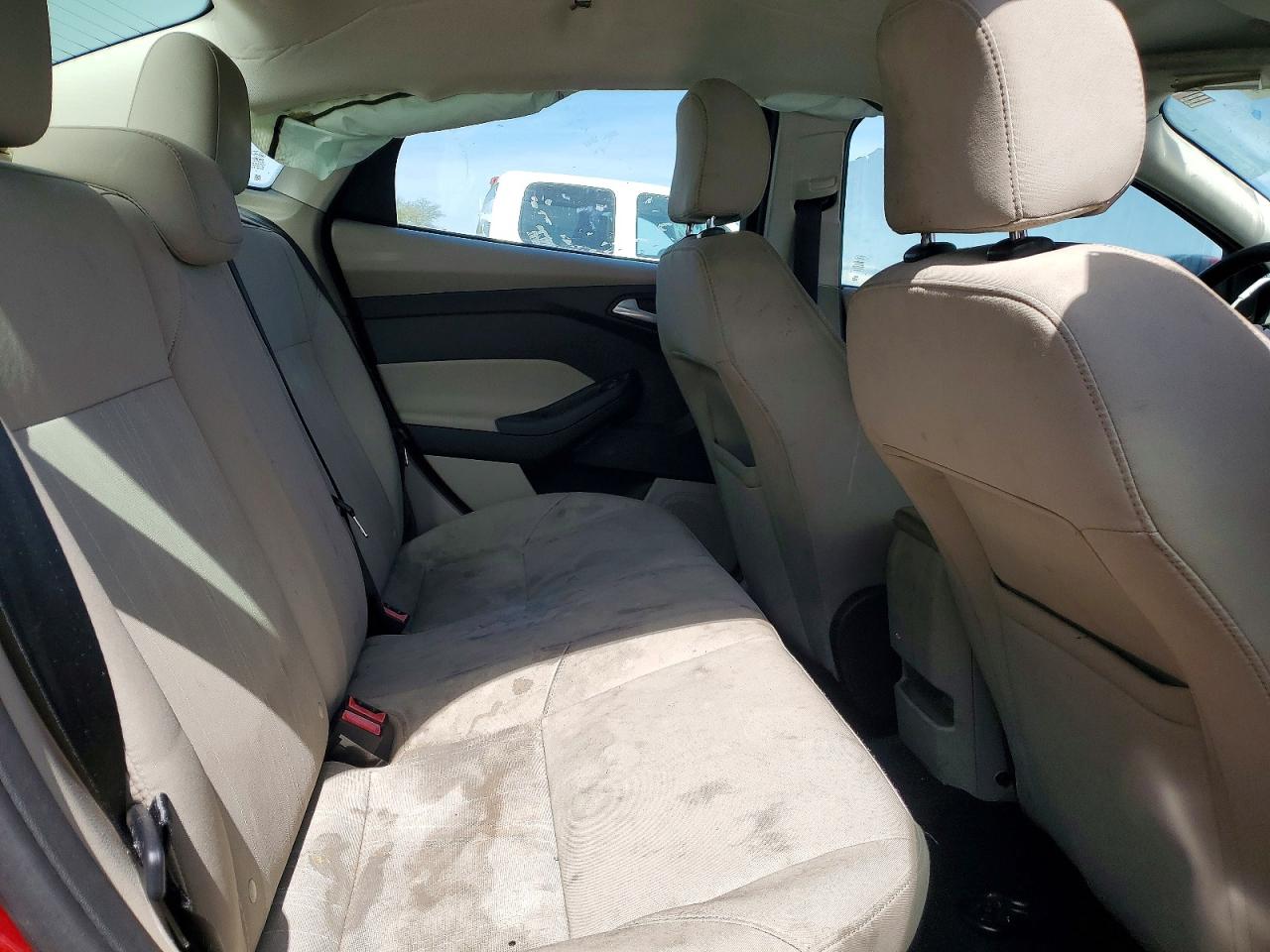 2015 Ford Focus Se Red vin: 1FADP3F27FL333400