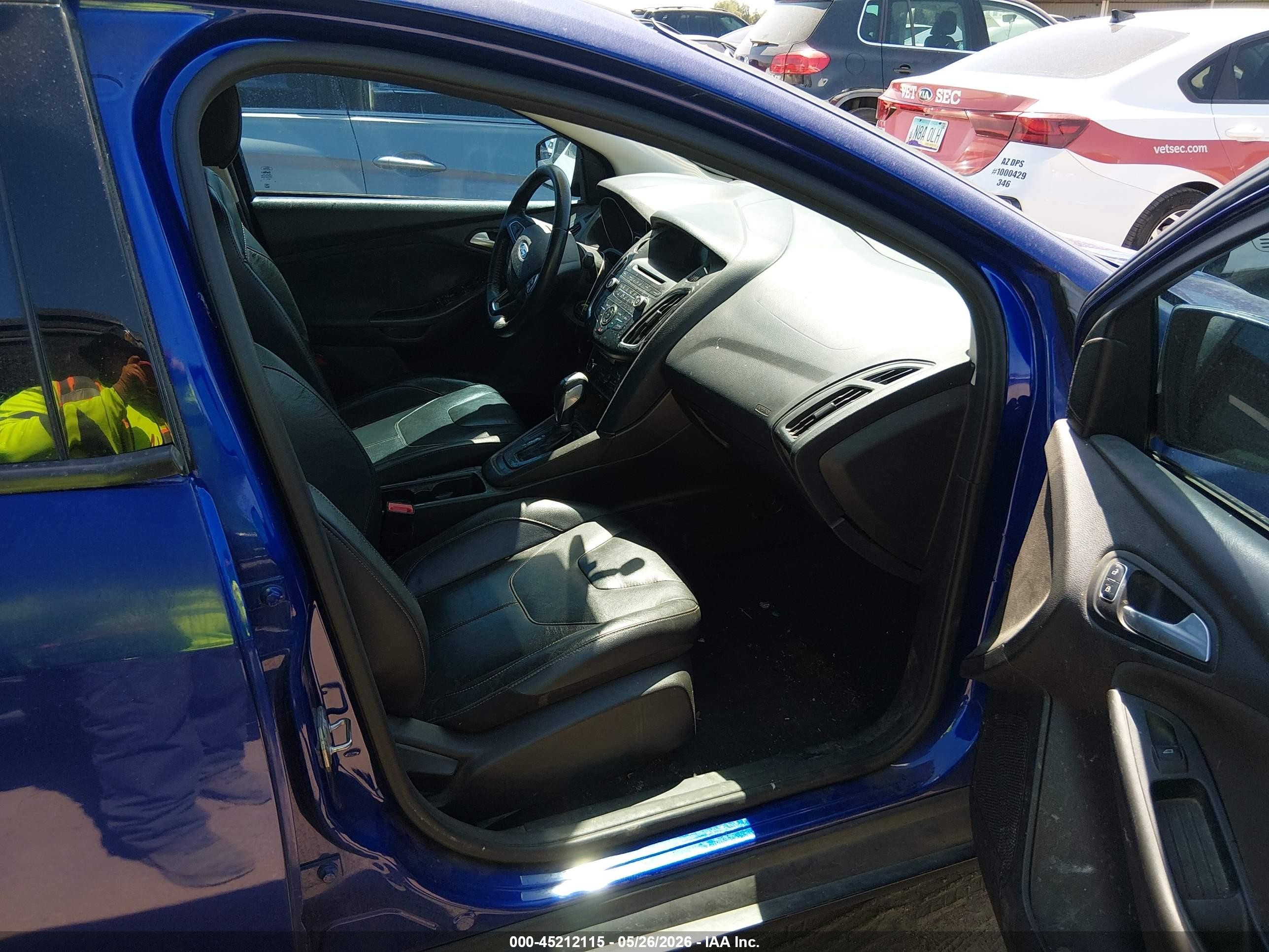 2015 Ford Focus Se Blue vin: 1FADP3F27FL342212