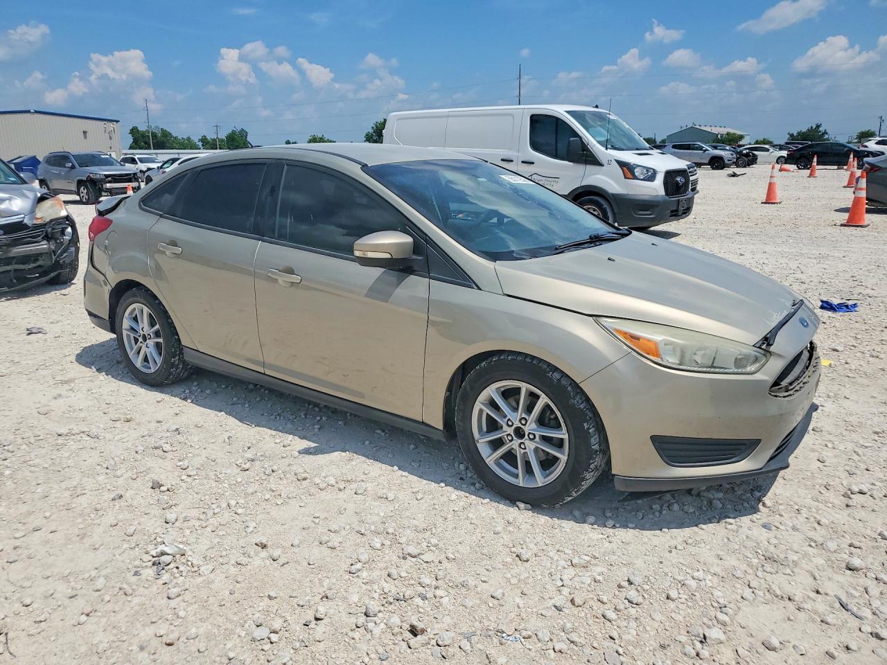 2015 Ford Focus Se Beige vin: 1FADP3F27FL345028