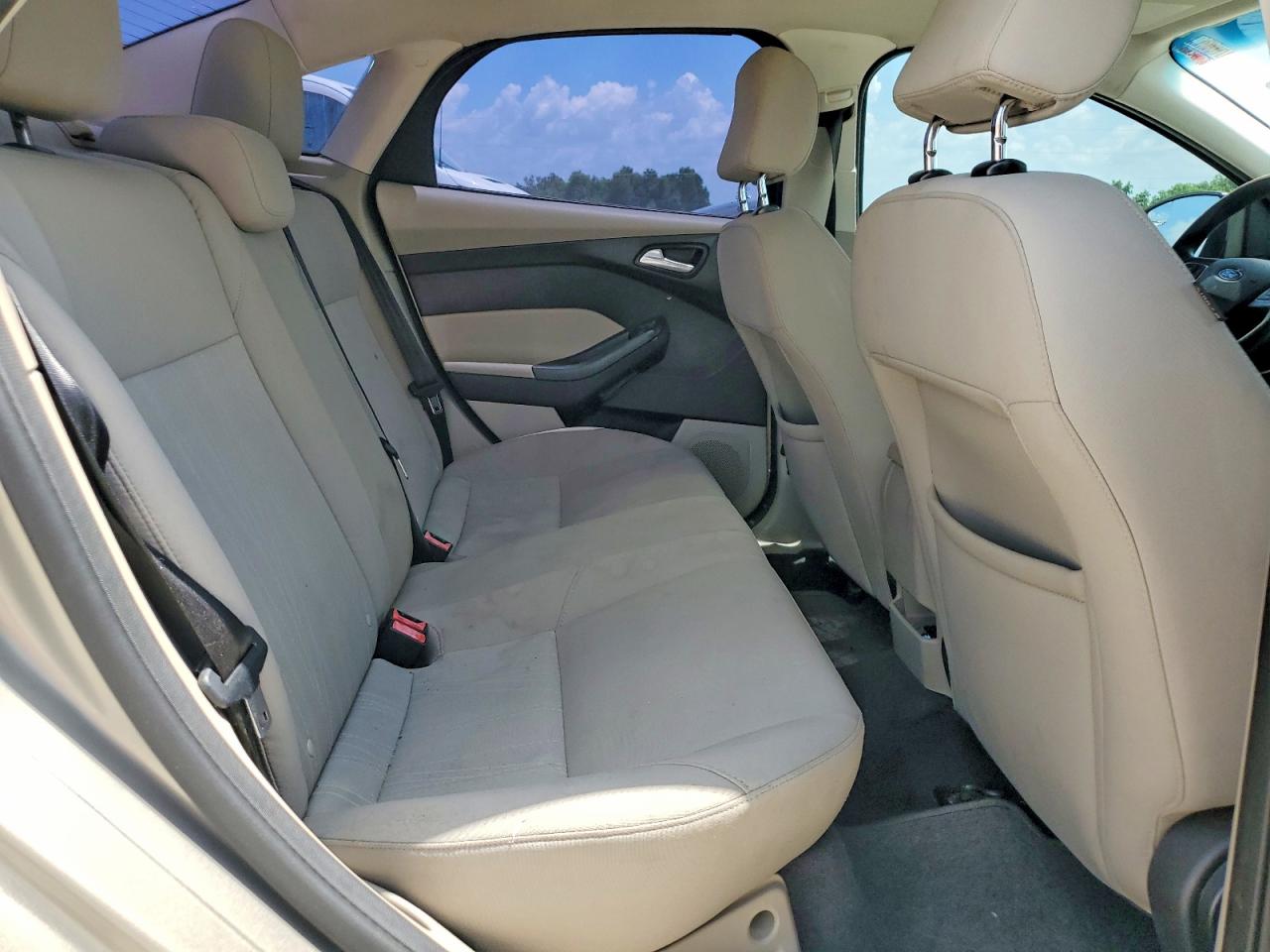 2015 Ford Focus Se Beige vin: 1FADP3F27FL345028