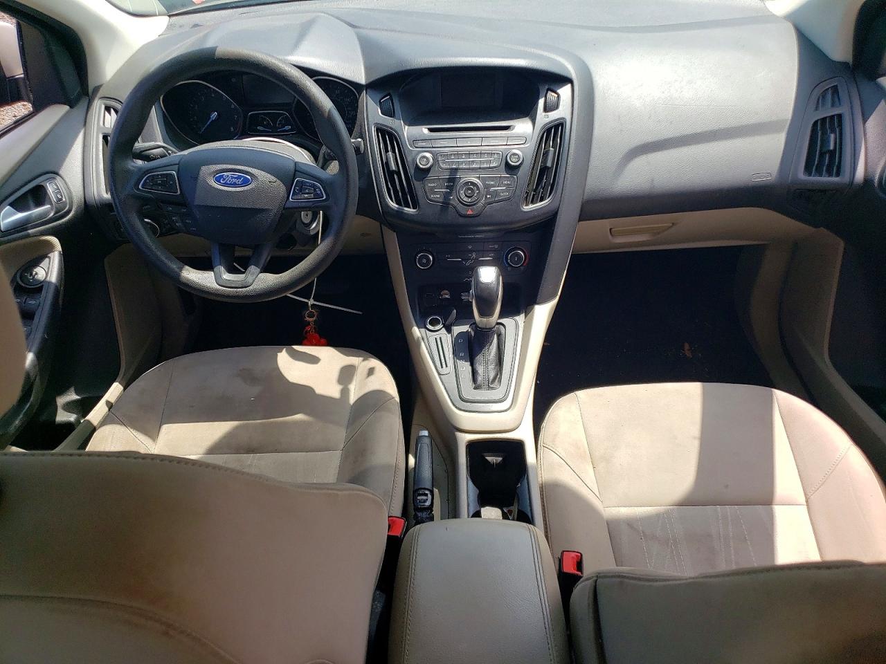 2015 Ford Focus Se Tan vin: 1FADP3F27FL377865