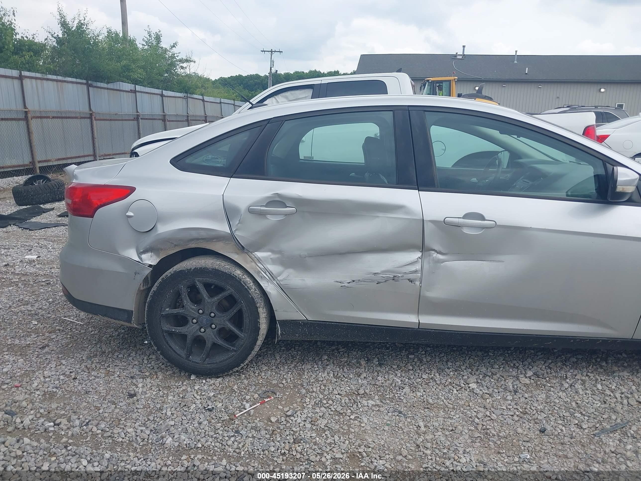 2016 Ford Focus Se Silver vin: 1FADP3F27GL318834