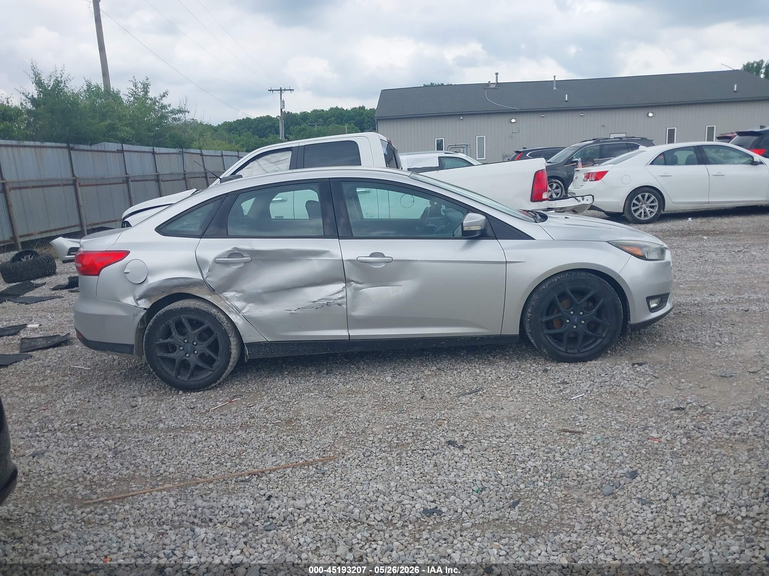 2016 Ford Focus Se Silver vin: 1FADP3F27GL318834