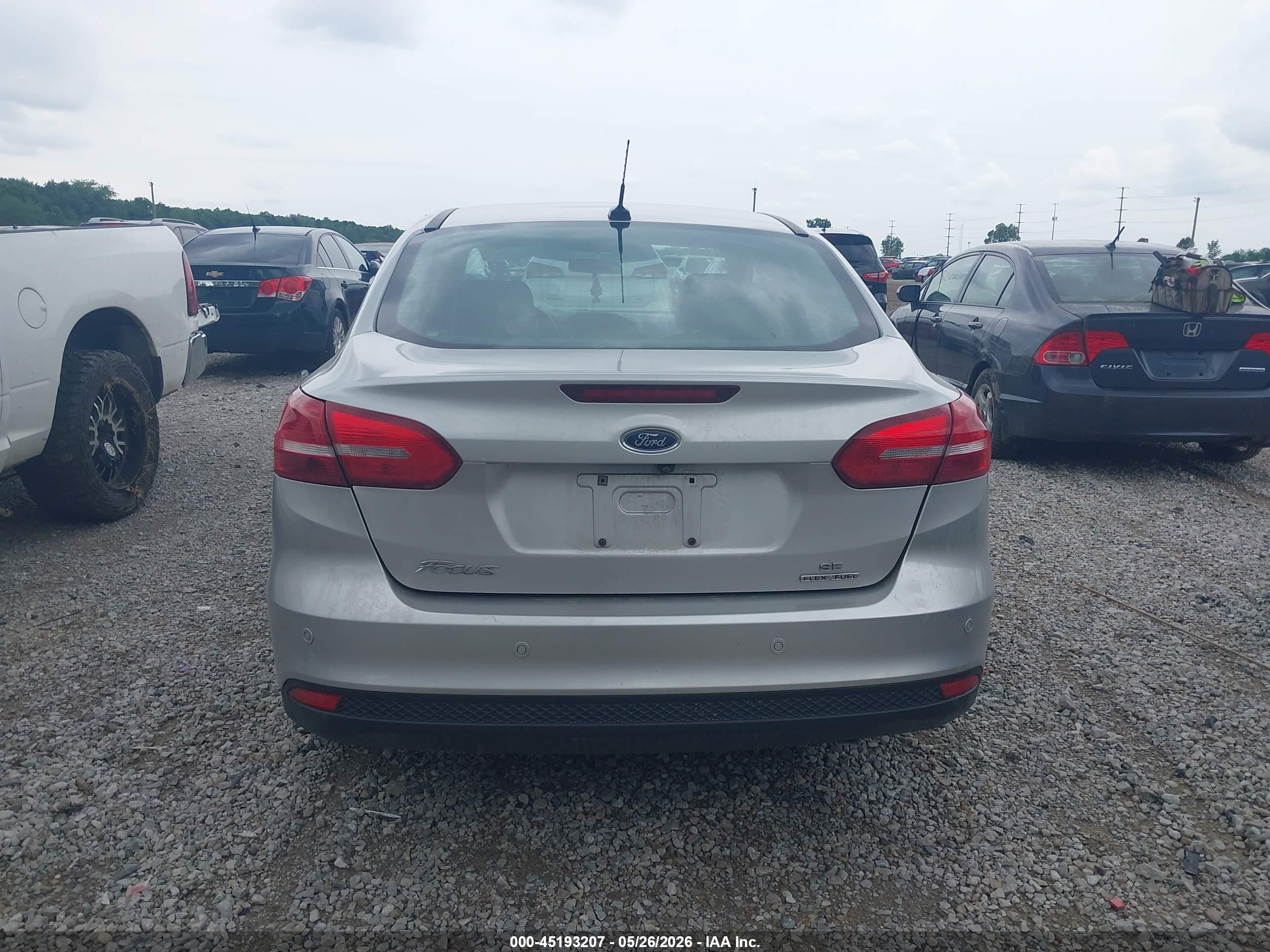 2016 Ford Focus Se Silver vin: 1FADP3F27GL318834