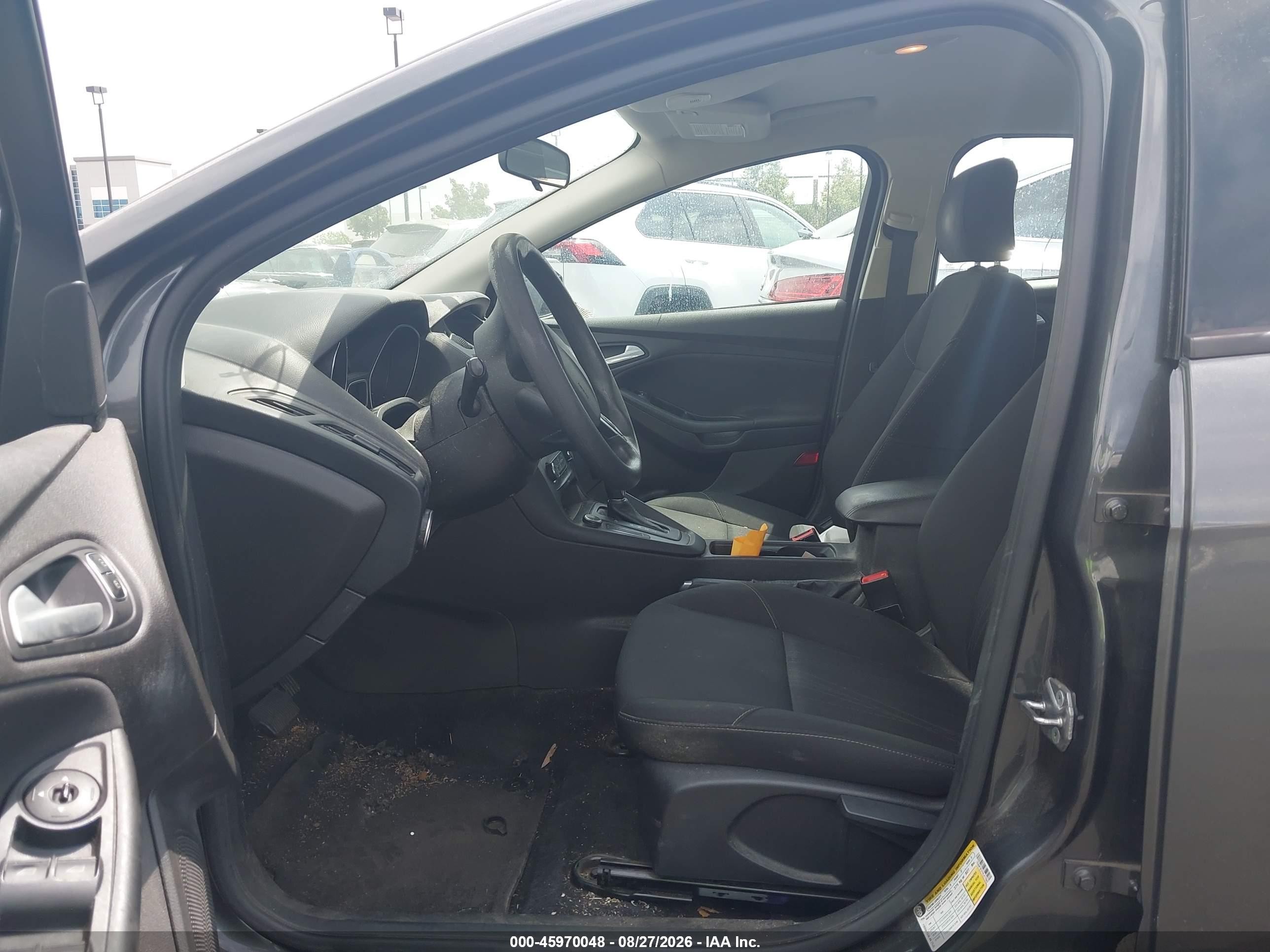 2017 Ford Focus Se Gray vin: 1FADP3F27HL217942
