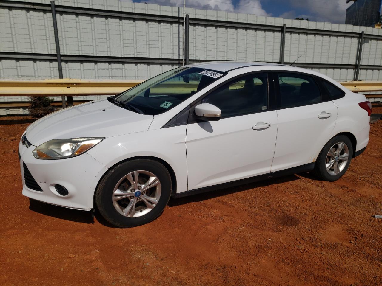 2013 Ford Focus Se White vin: 1FADP3F28DL111803 Damage: Front Bumper, Chipped, 3