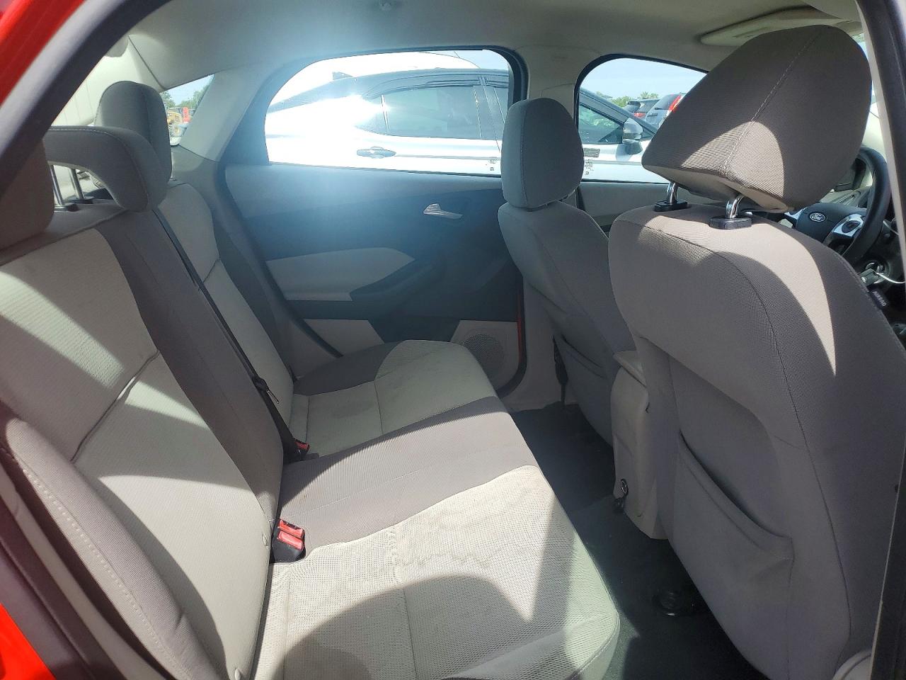 2013 Ford Focus Se Red vin: 1FADP3F28DL124423