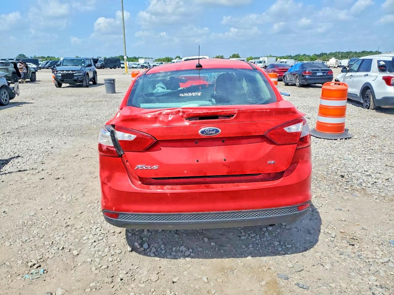 2013 Ford Focus Se Red vin: 1FADP3F28DL151119