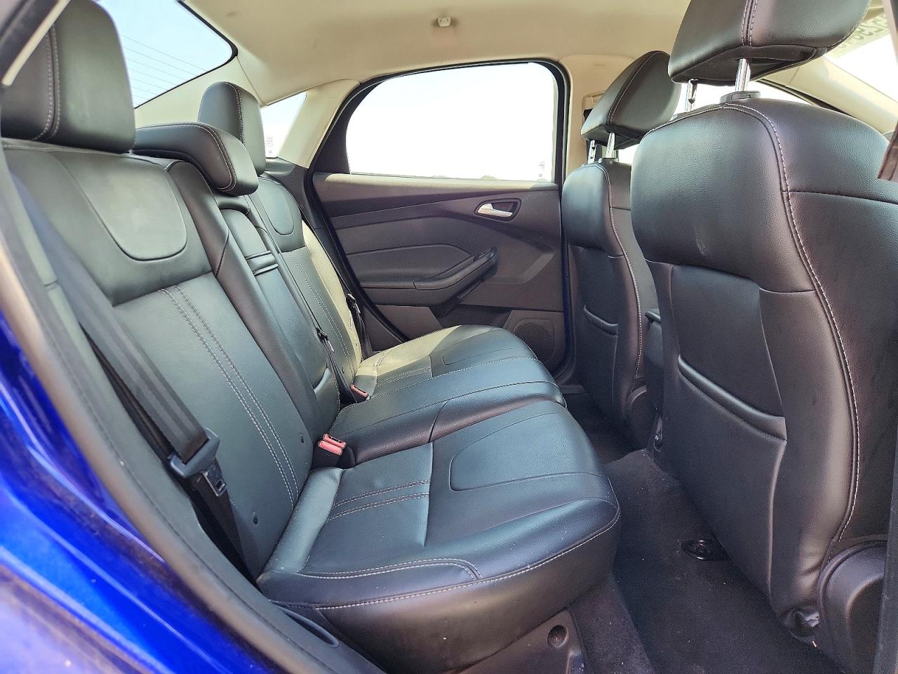 2013 Ford Focus Blue vin: 1FADP3F28DL306185