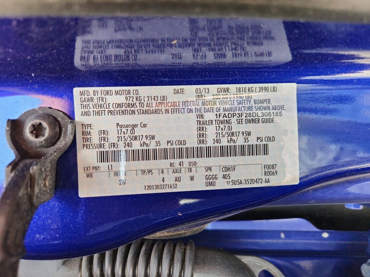 2013 Ford Focus Blue vin: 1FADP3F28DL306185