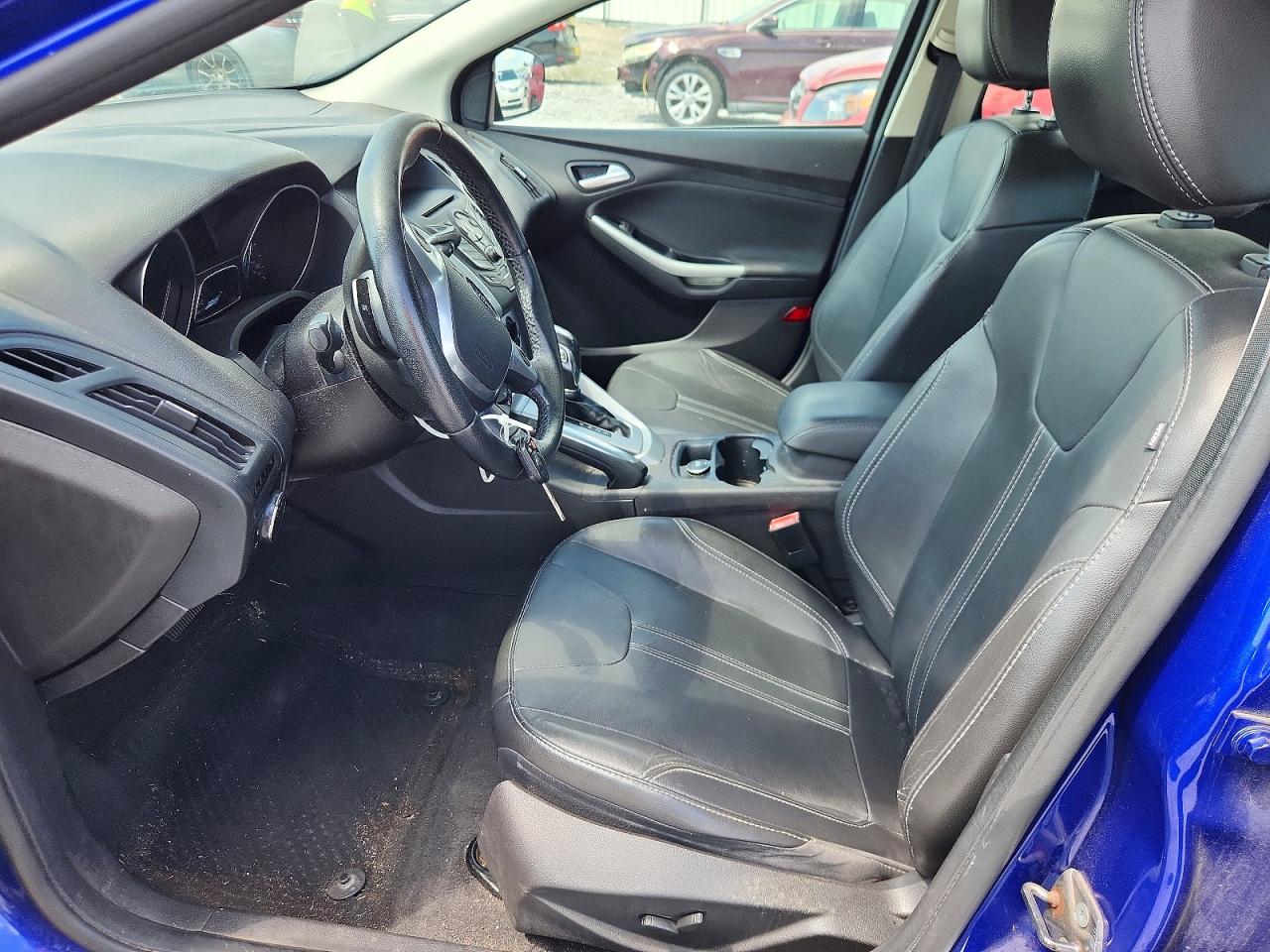 2013 Ford Focus Blue vin: 1FADP3F28DL306185
