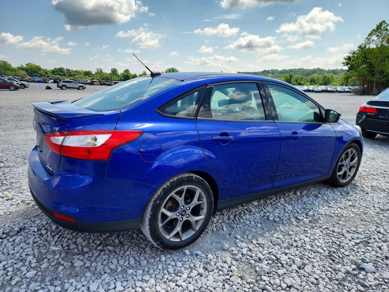 2013 Ford Focus Blue vin: 1FADP3F28DL306185