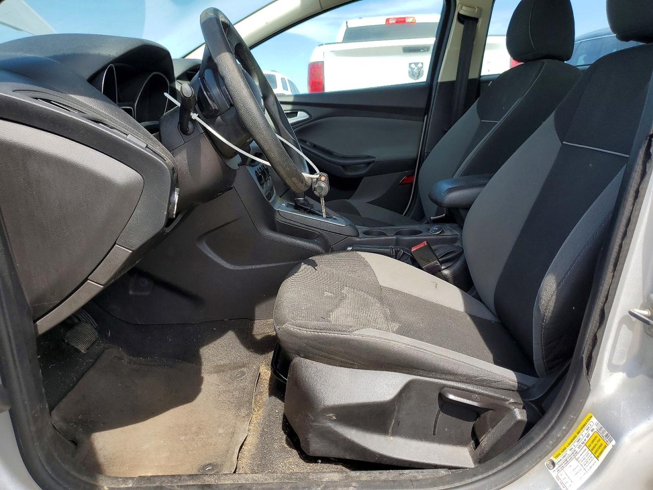 2013 Ford Focus Se Серебряный vin: 1FADP3F28DL318613