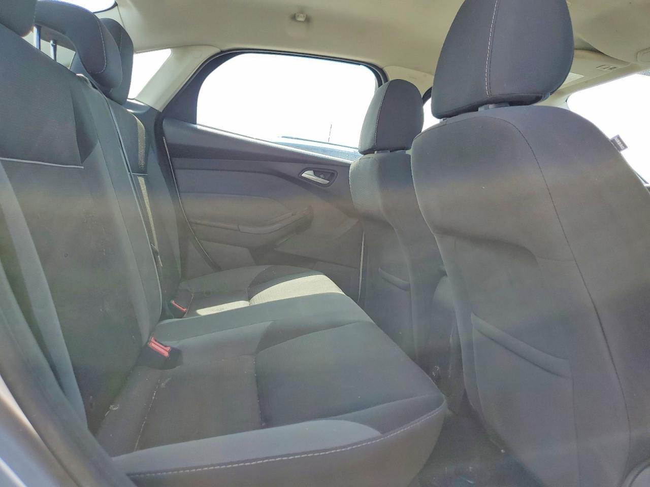 2013 Ford Focus Se Серебряный vin: 1FADP3F28DL318613