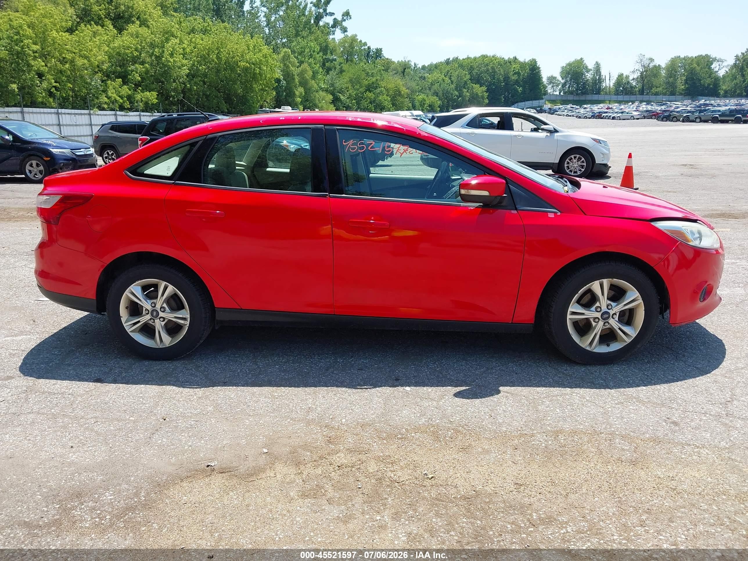 2013 Ford Focus Se Красный vin: 1FADP3F28DL333614