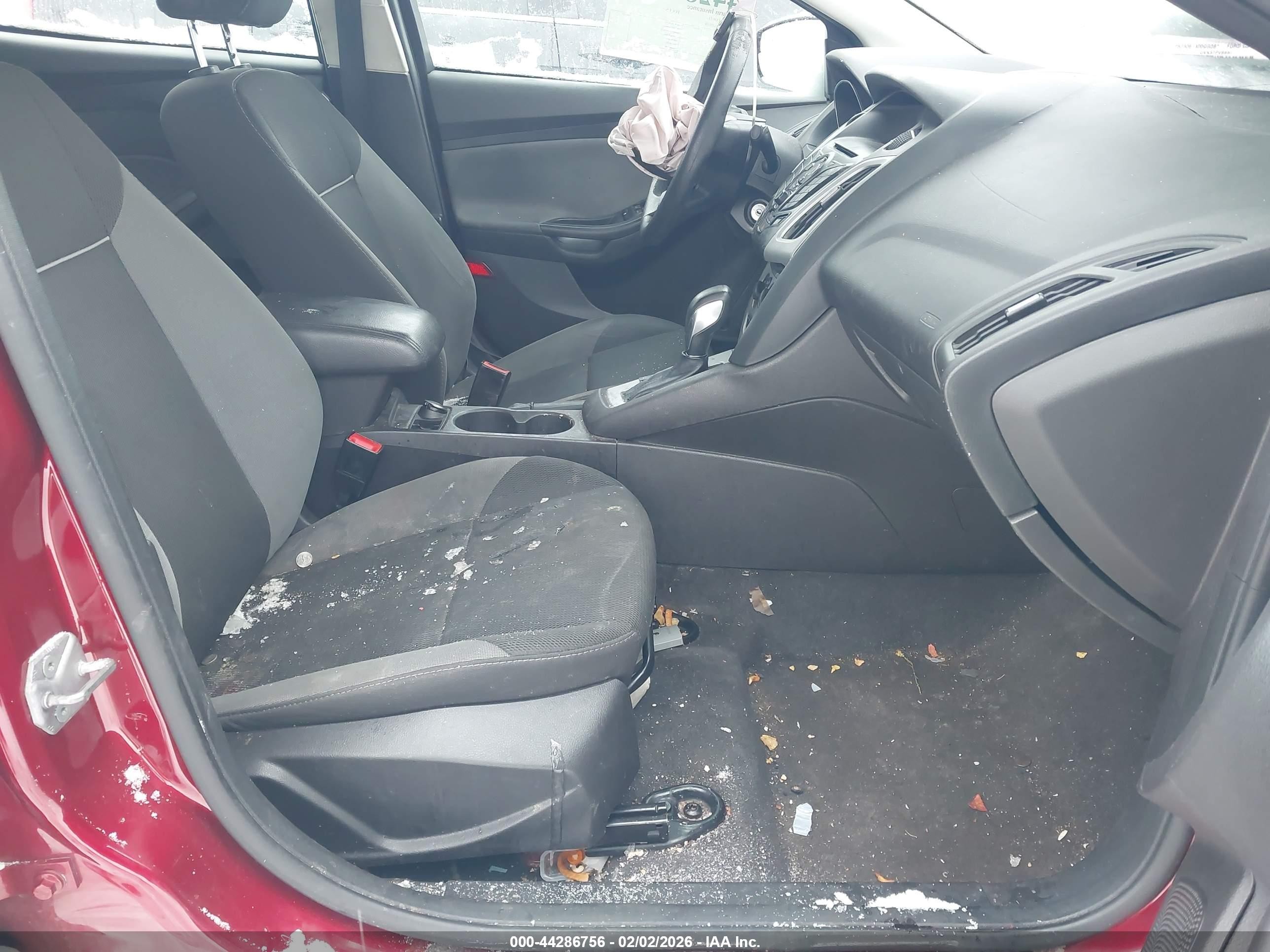 2014 Ford Focus Se Red vin: 1FADP3F28EL122138