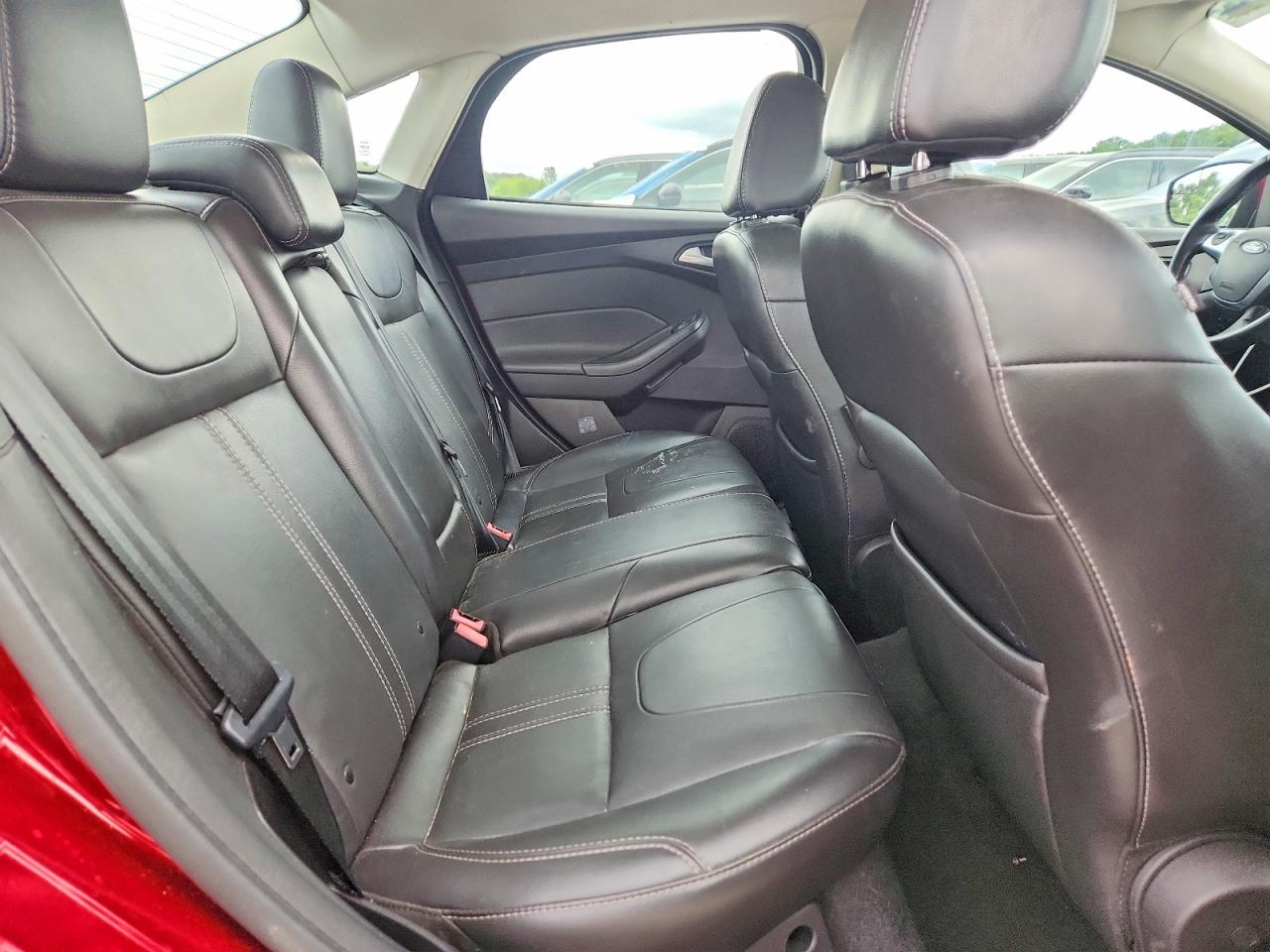 2014 Ford Focus Se Red vin: 1FADP3F28EL136069