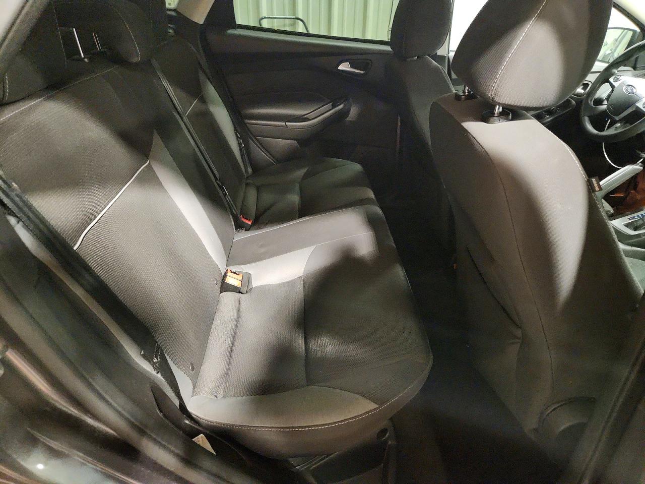 2014 Ford Focus Se Gray vin: 1FADP3F28EL137027