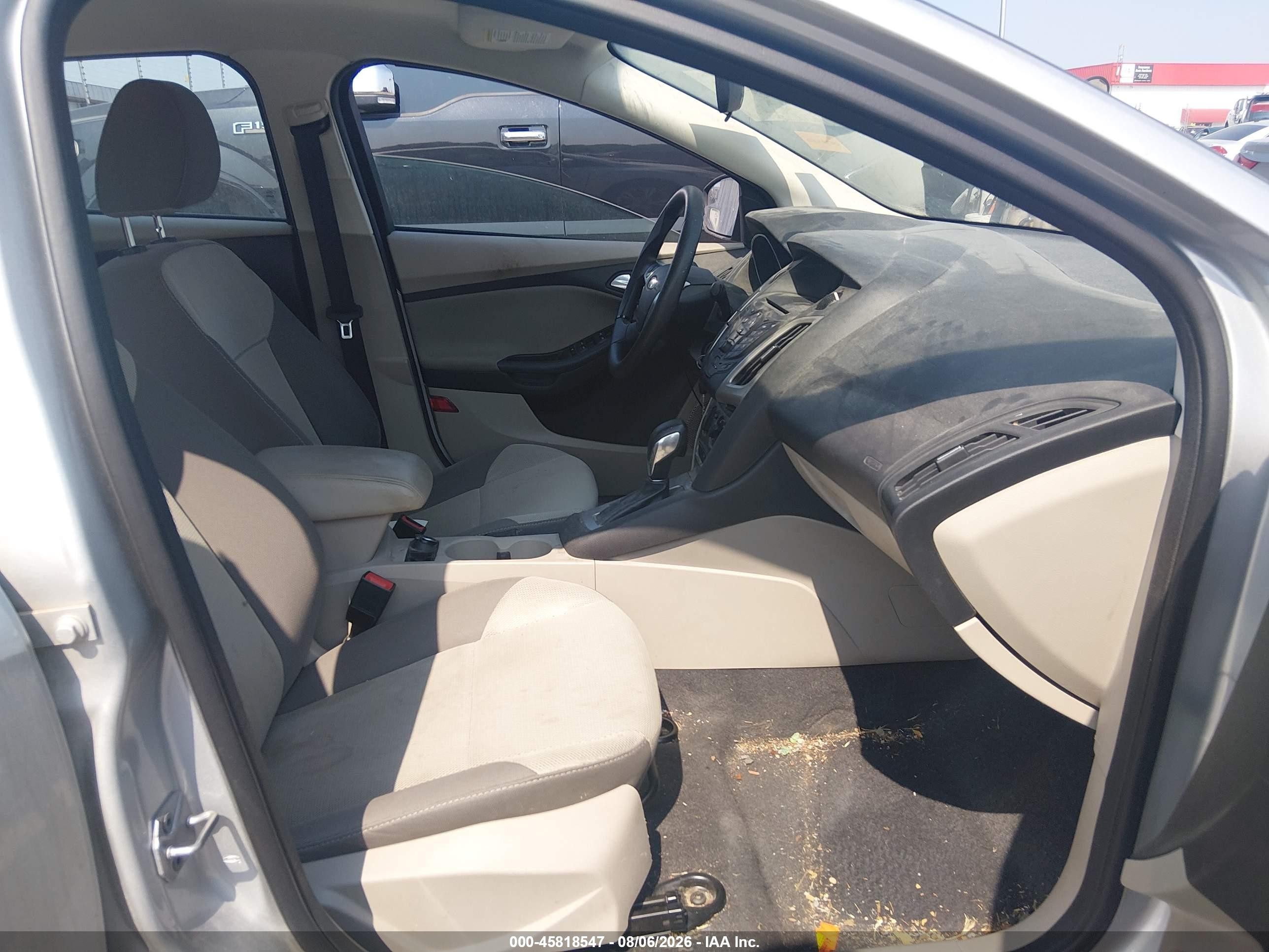 2014 Ford Focus Se Серебряный vin: 1FADP3F28EL147458