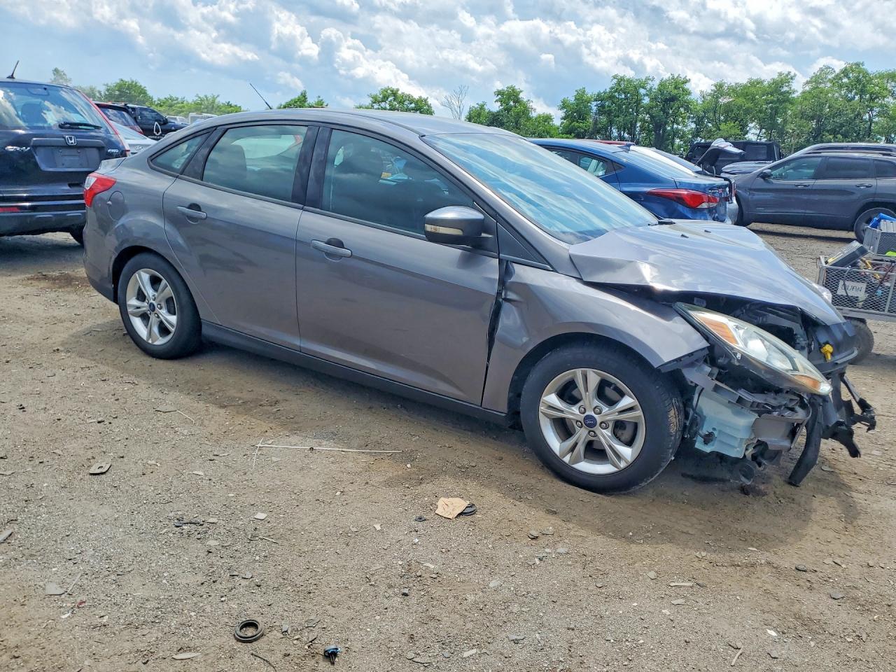 2014 Ford Focus Gray vin: 1FADP3F28EL166169