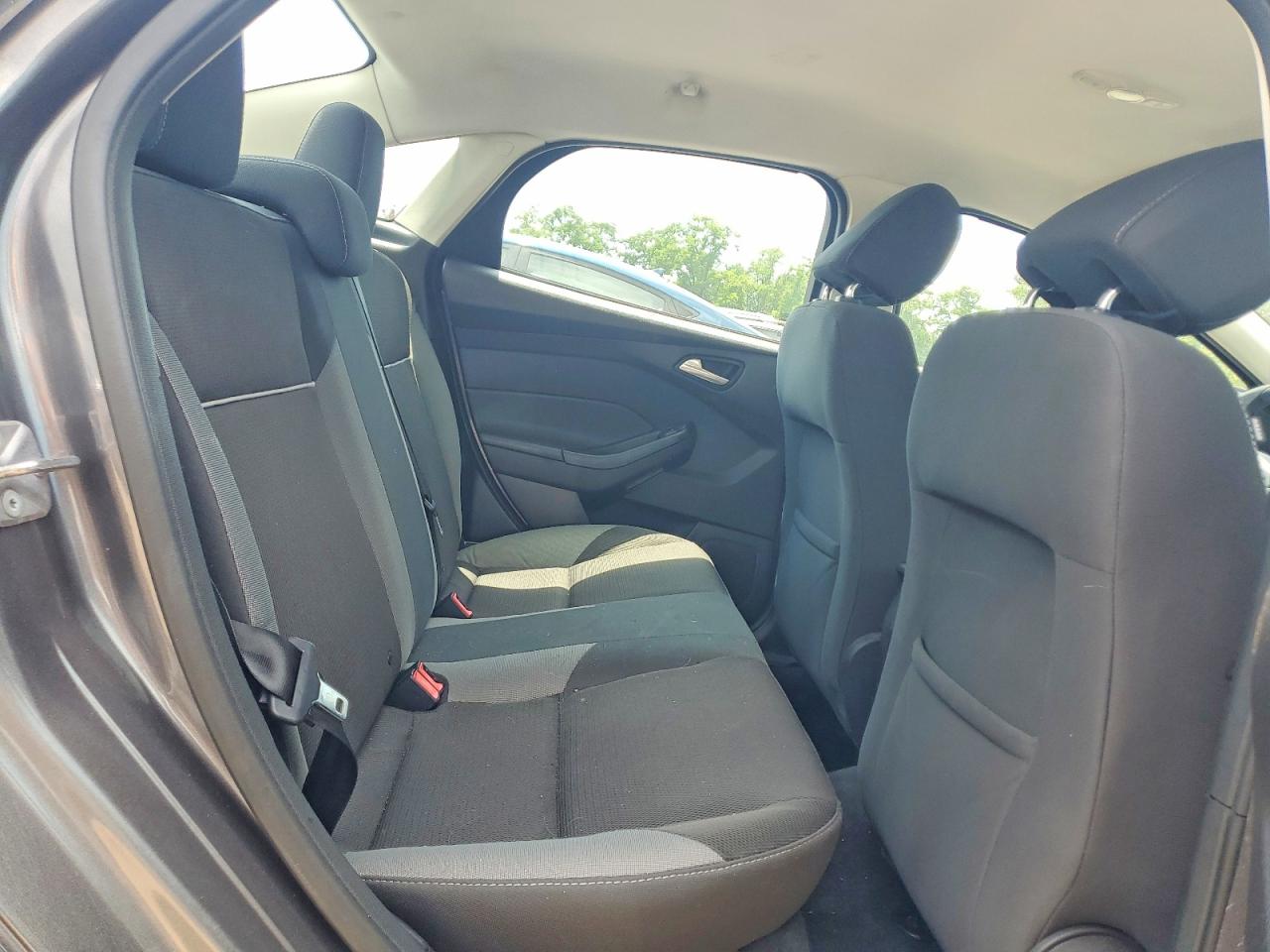 2014 Ford Focus Gray vin: 1FADP3F28EL166169
