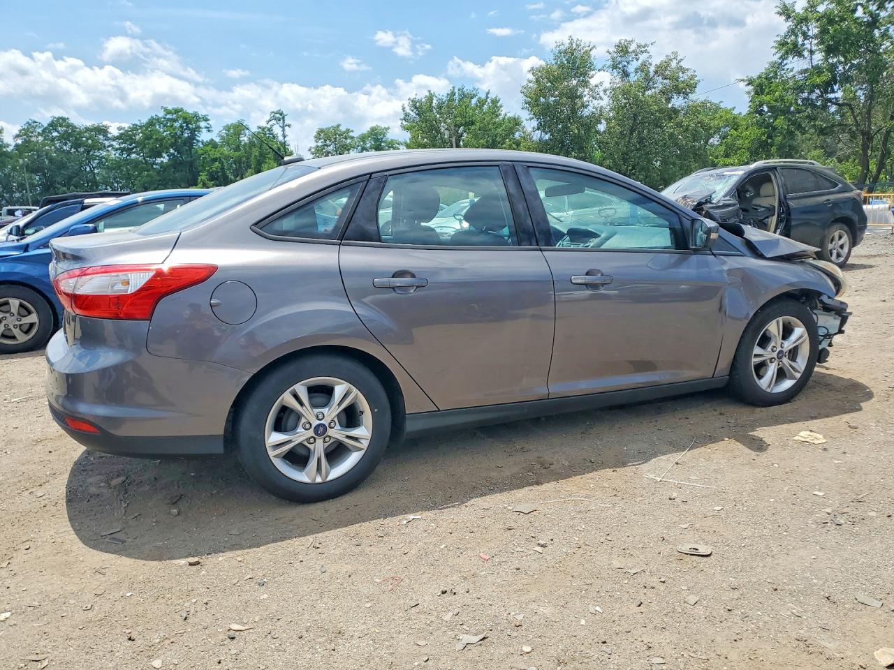2014 Ford Focus Gray vin: 1FADP3F28EL166169