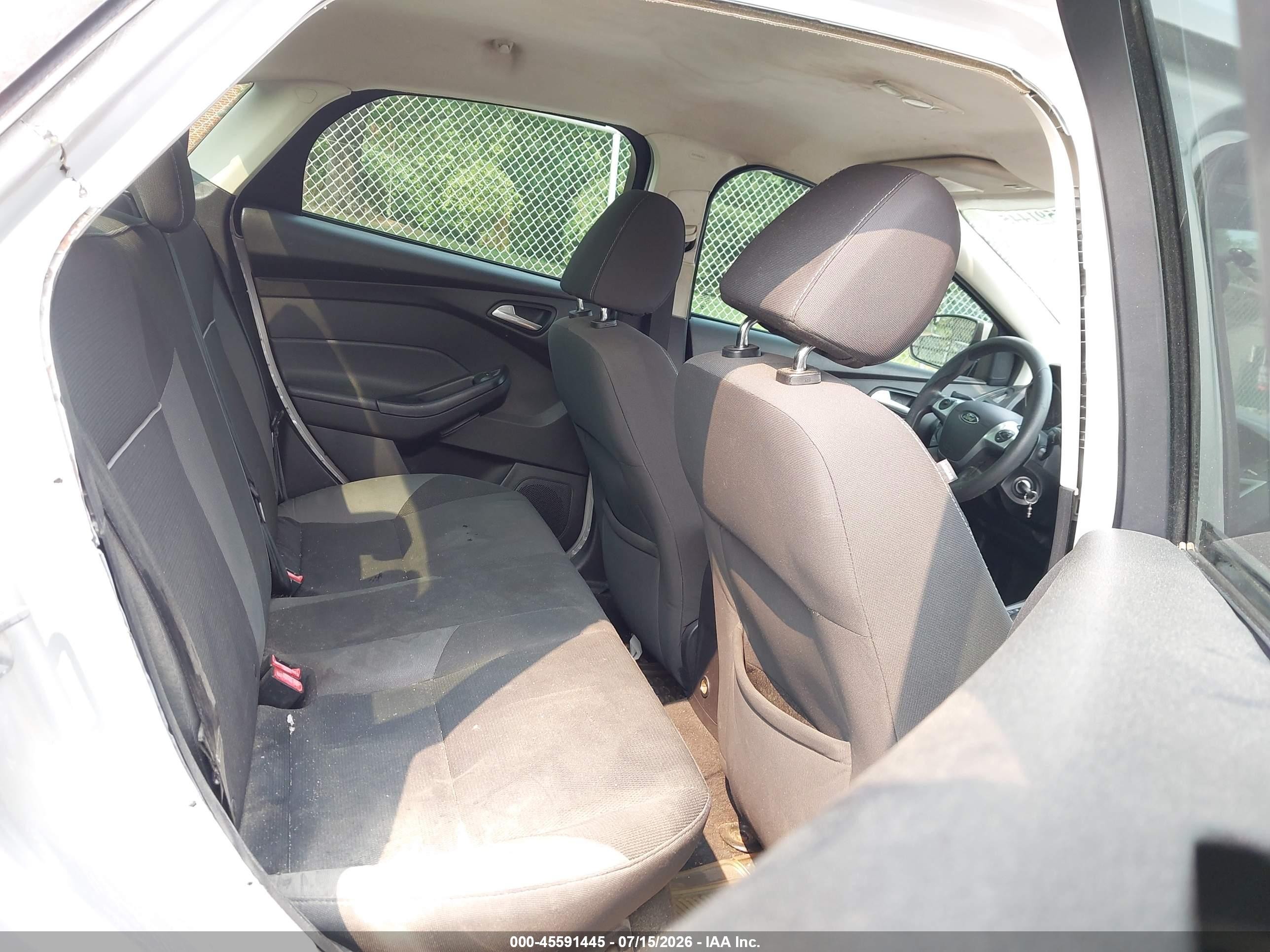 2014 Ford Focus Se Silver vin: 1FADP3F28EL171386