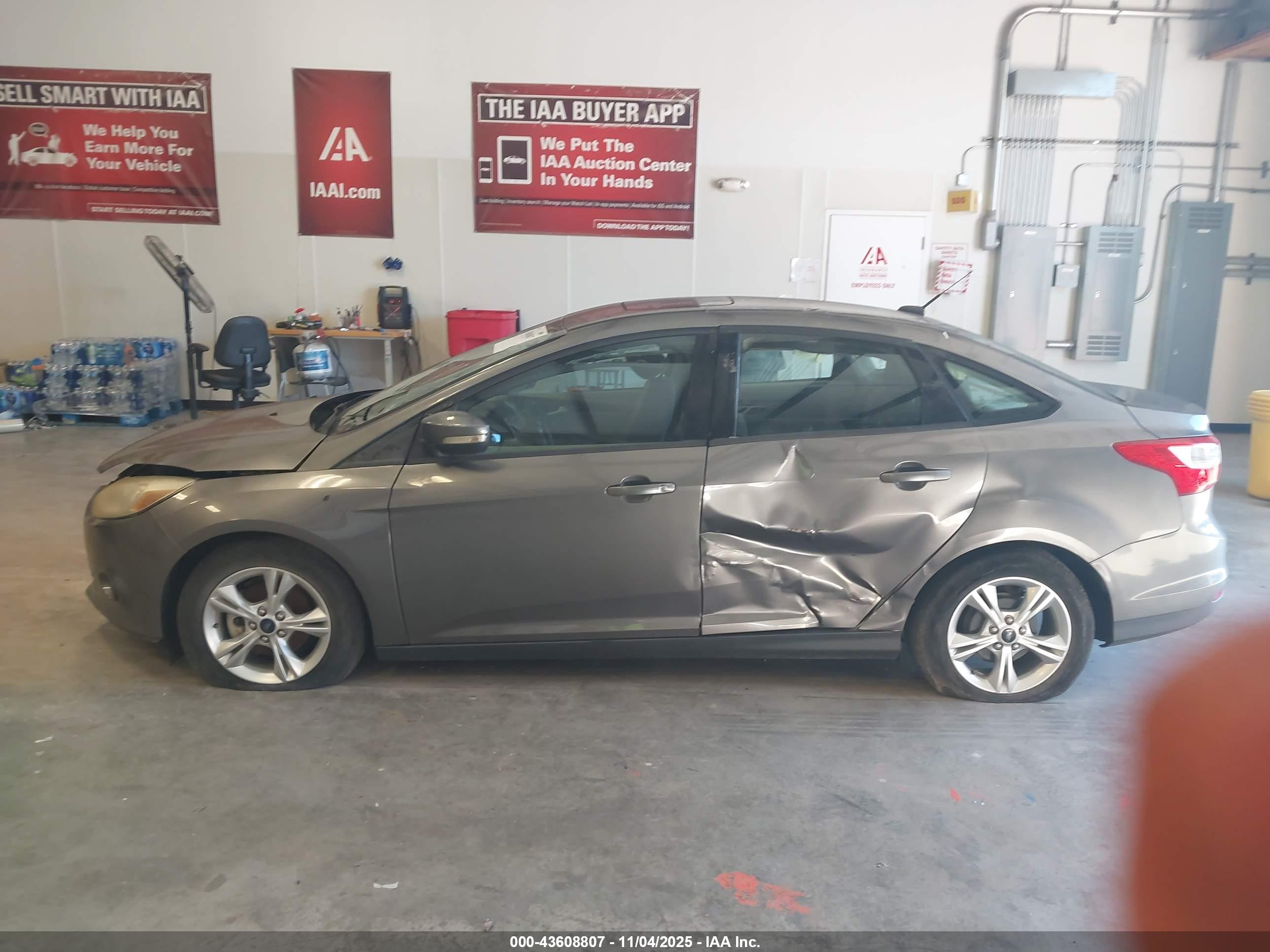 2014 Ford Focus Se Silver vin: 1FADP3F28EL190830
