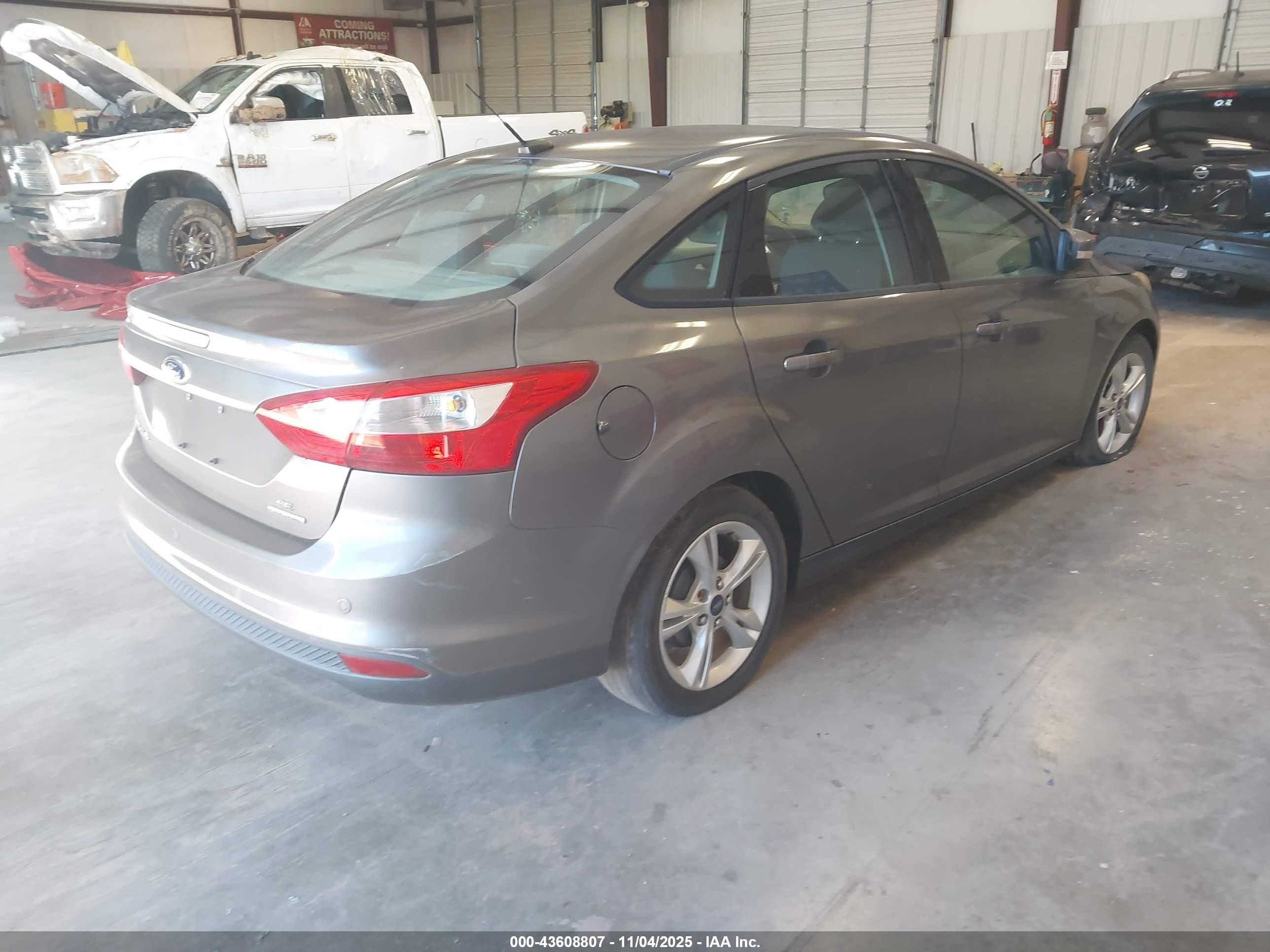 2014 Ford Focus Se Silver vin: 1FADP3F28EL190830