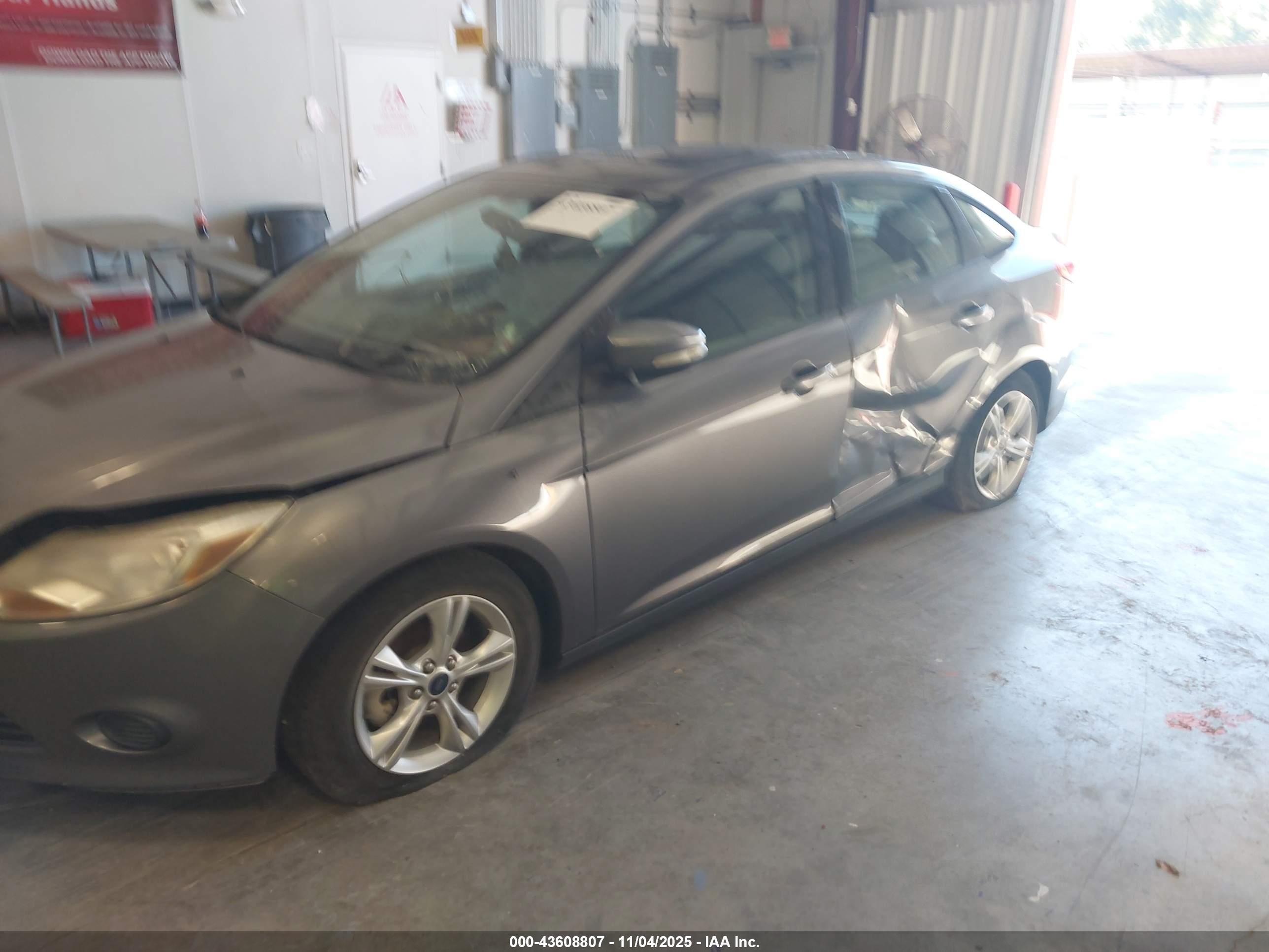 2014 Ford Focus Se Silver vin: 1FADP3F28EL190830