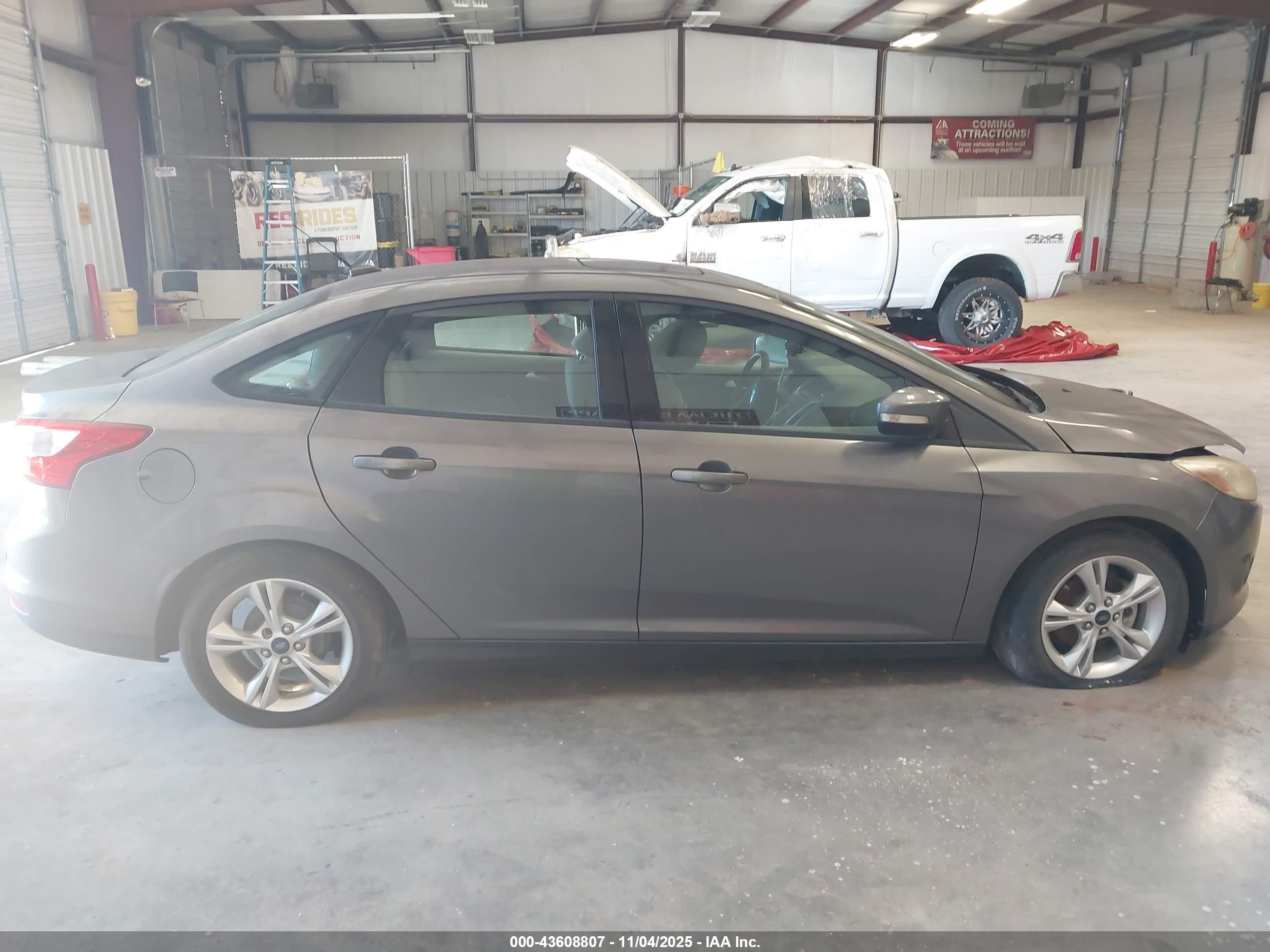 2014 Ford Focus Se Silver vin: 1FADP3F28EL190830