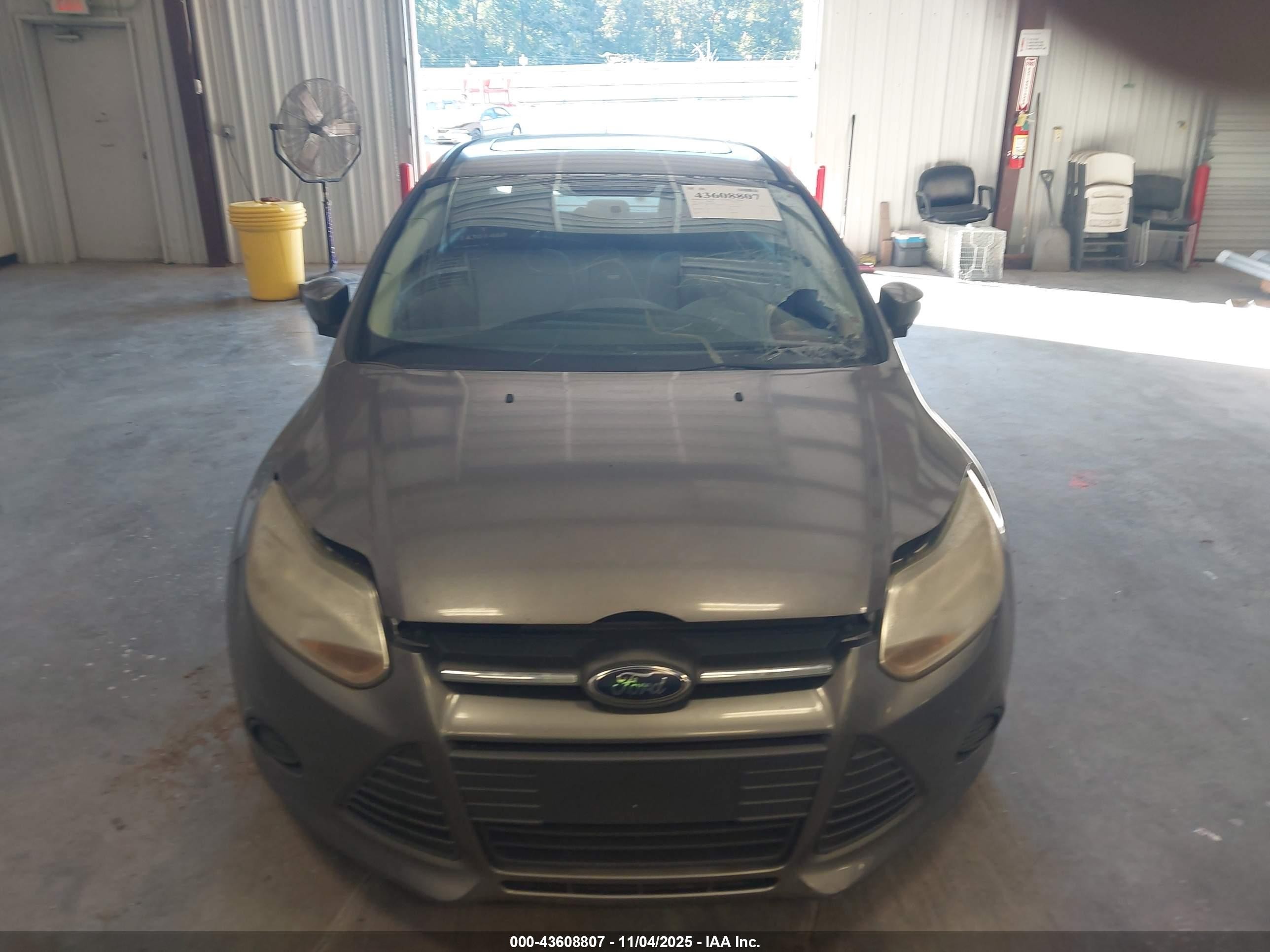 2014 Ford Focus Se Silver vin: 1FADP3F28EL190830