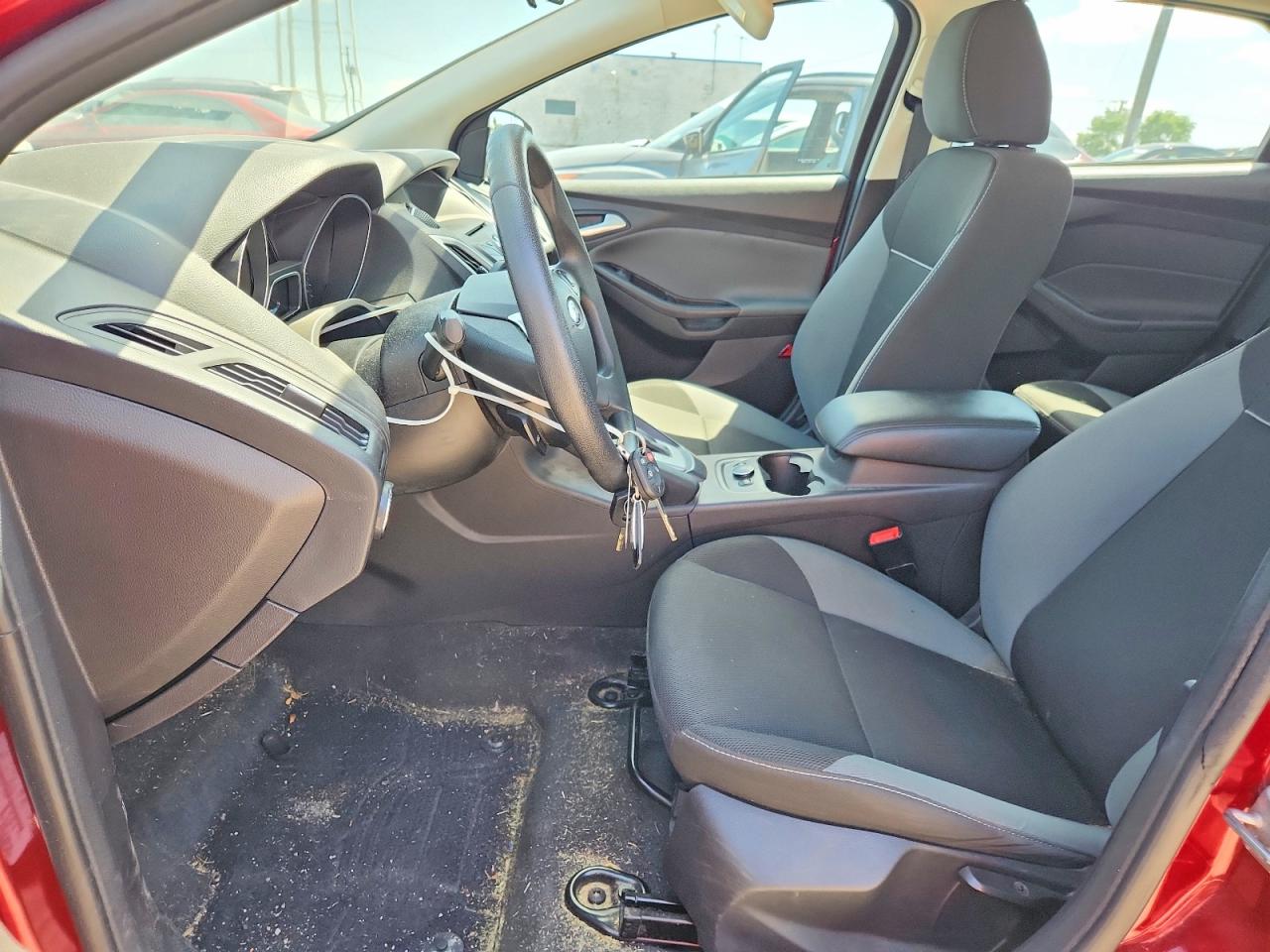 2014 Ford Focus Se Red vin: 1FADP3F28EL192397