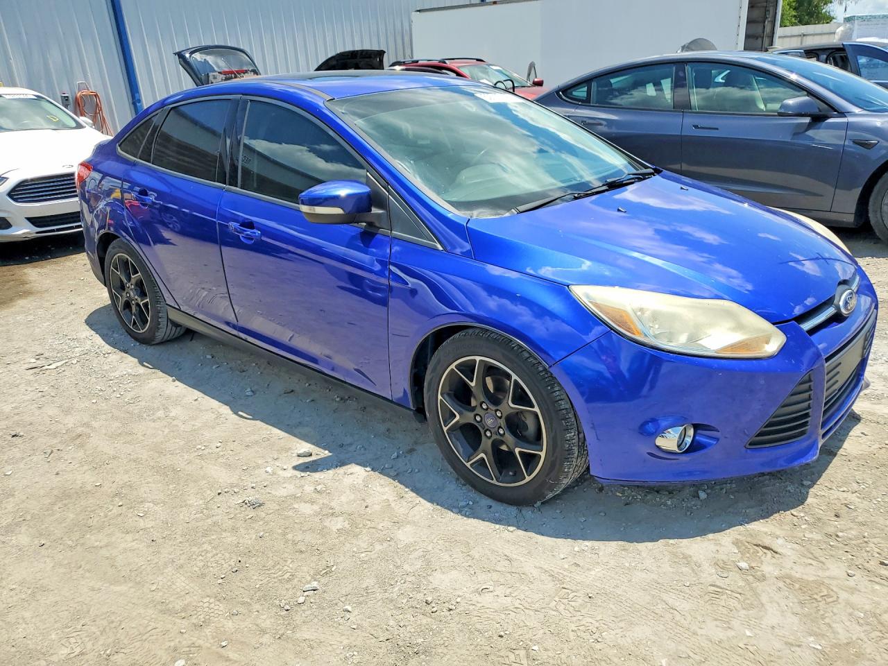 2014 Ford Focus Se Blue vin: 1FADP3F28EL204063