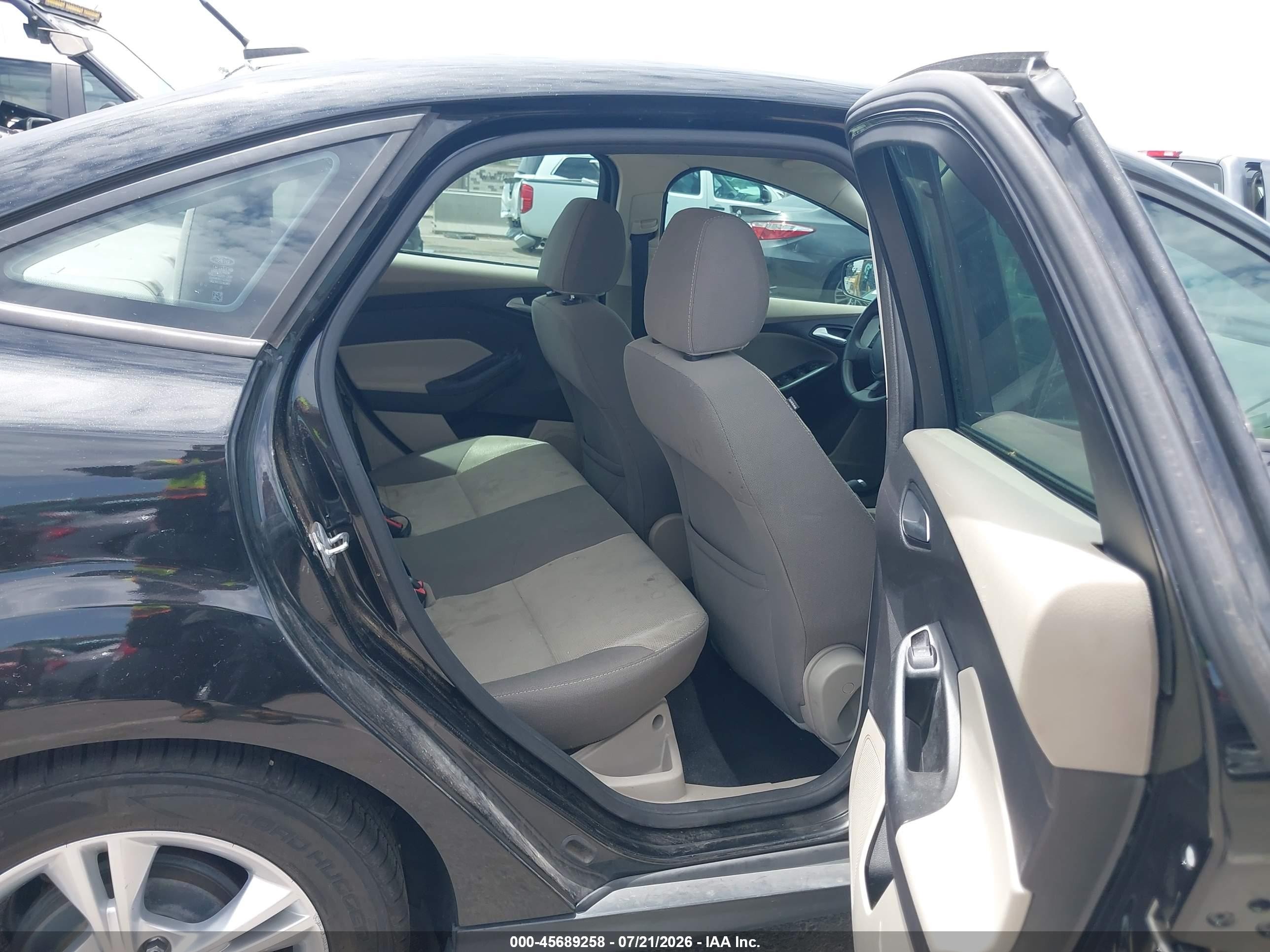 2014 Ford Focus Se Черный vin: 1FADP3F28EL206850