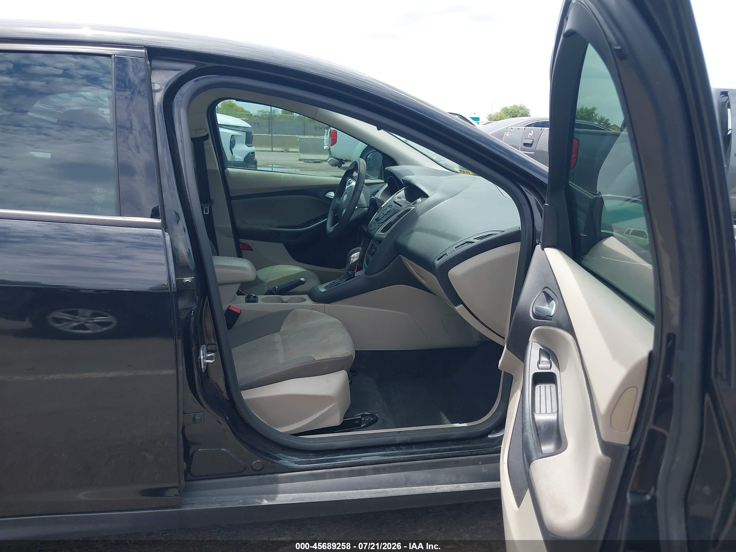 2014 Ford Focus Se Черный vin: 1FADP3F28EL206850