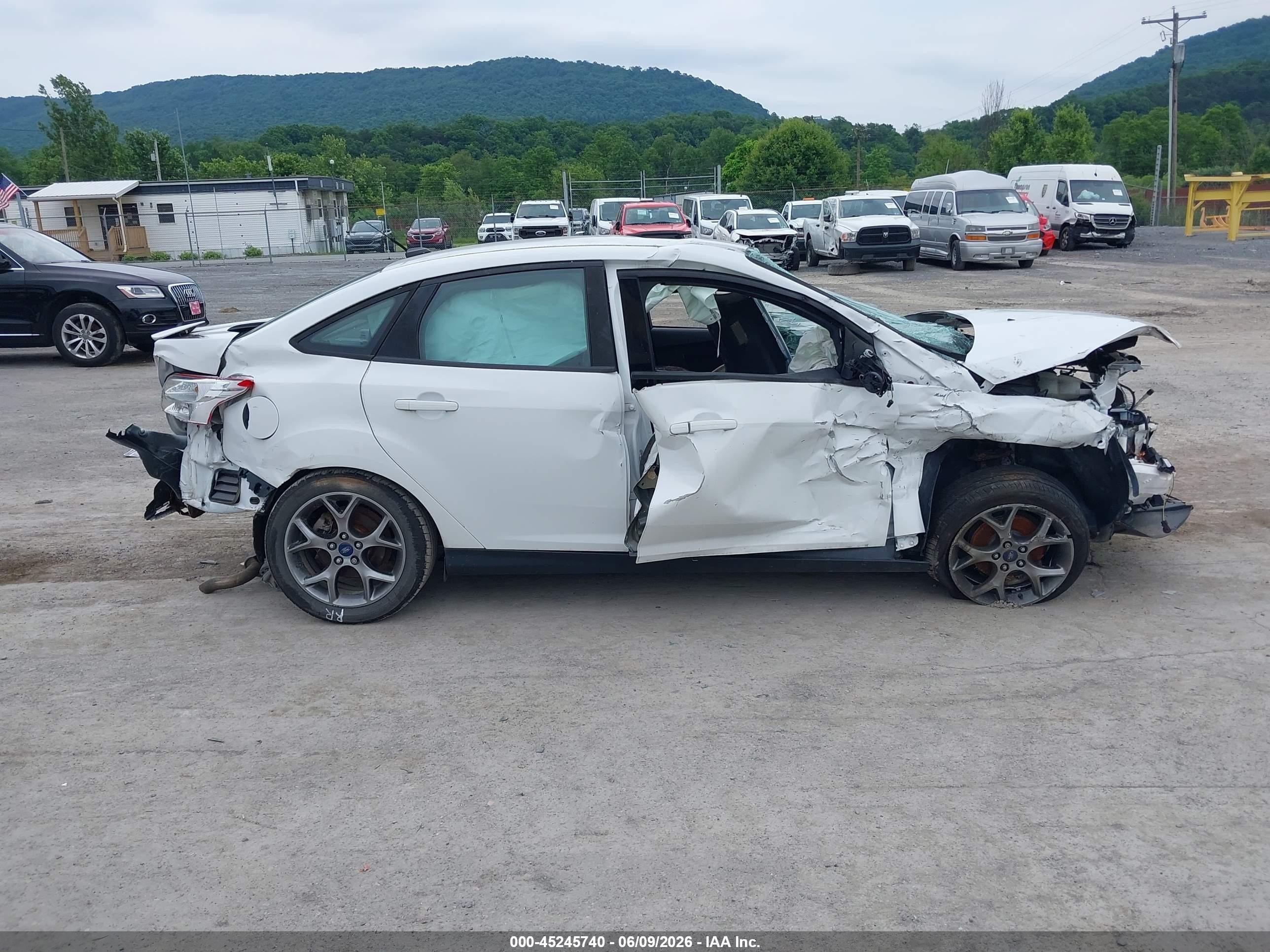 2014 Ford Focus Se White vin: 1FADP3F28EL207013