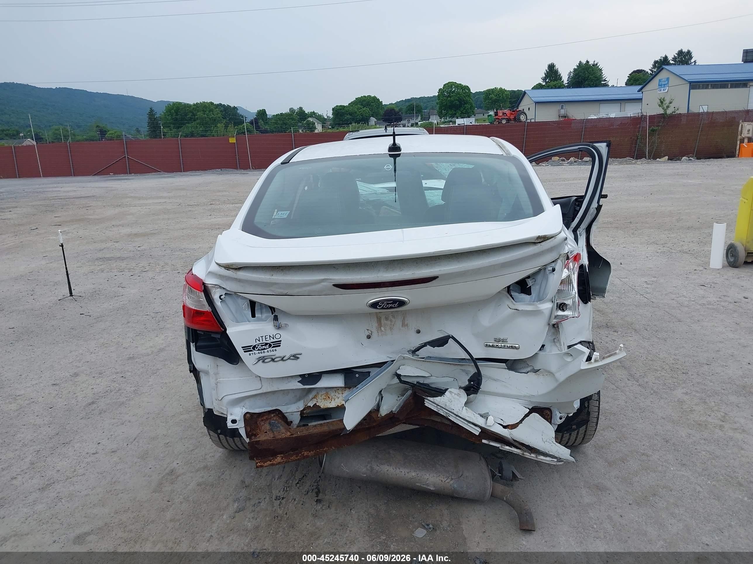 2014 Ford Focus Se White vin: 1FADP3F28EL207013