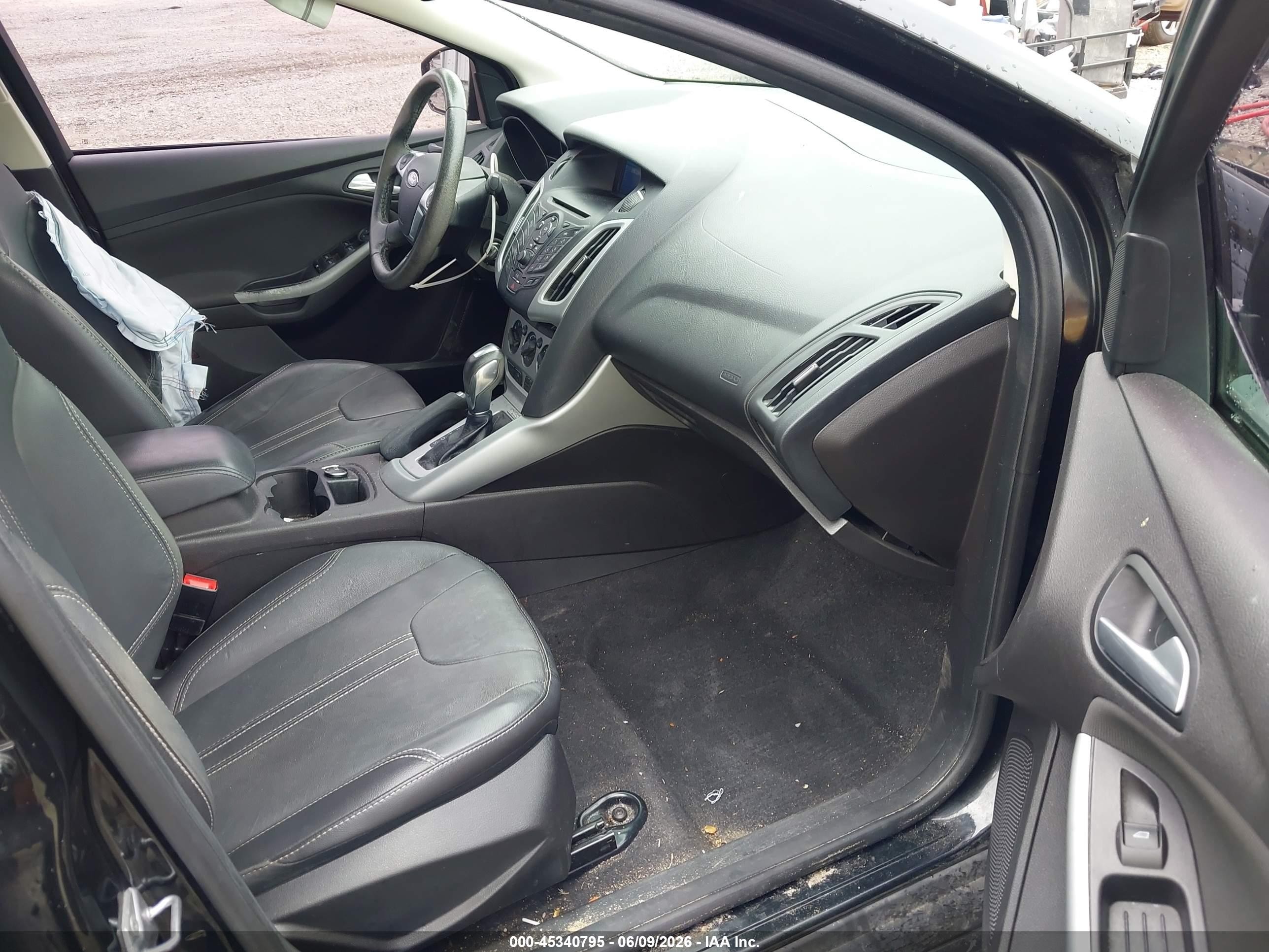 2014 Ford Focus Se Black vin: 1FADP3F28EL233840