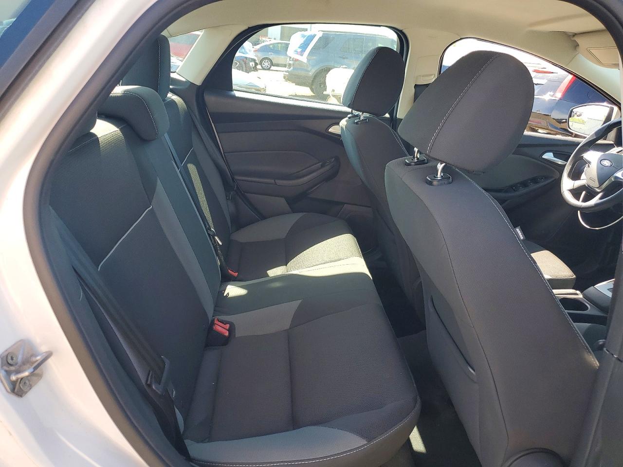 2014 Ford Focus Se White vin: 1FADP3F28EL234633