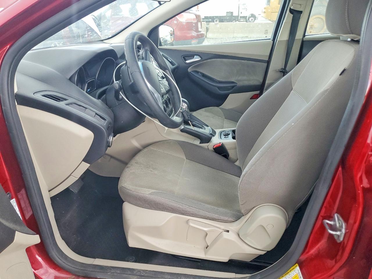 2014 Ford Focus Se Burgundy vin: 1FADP3F28EL237094