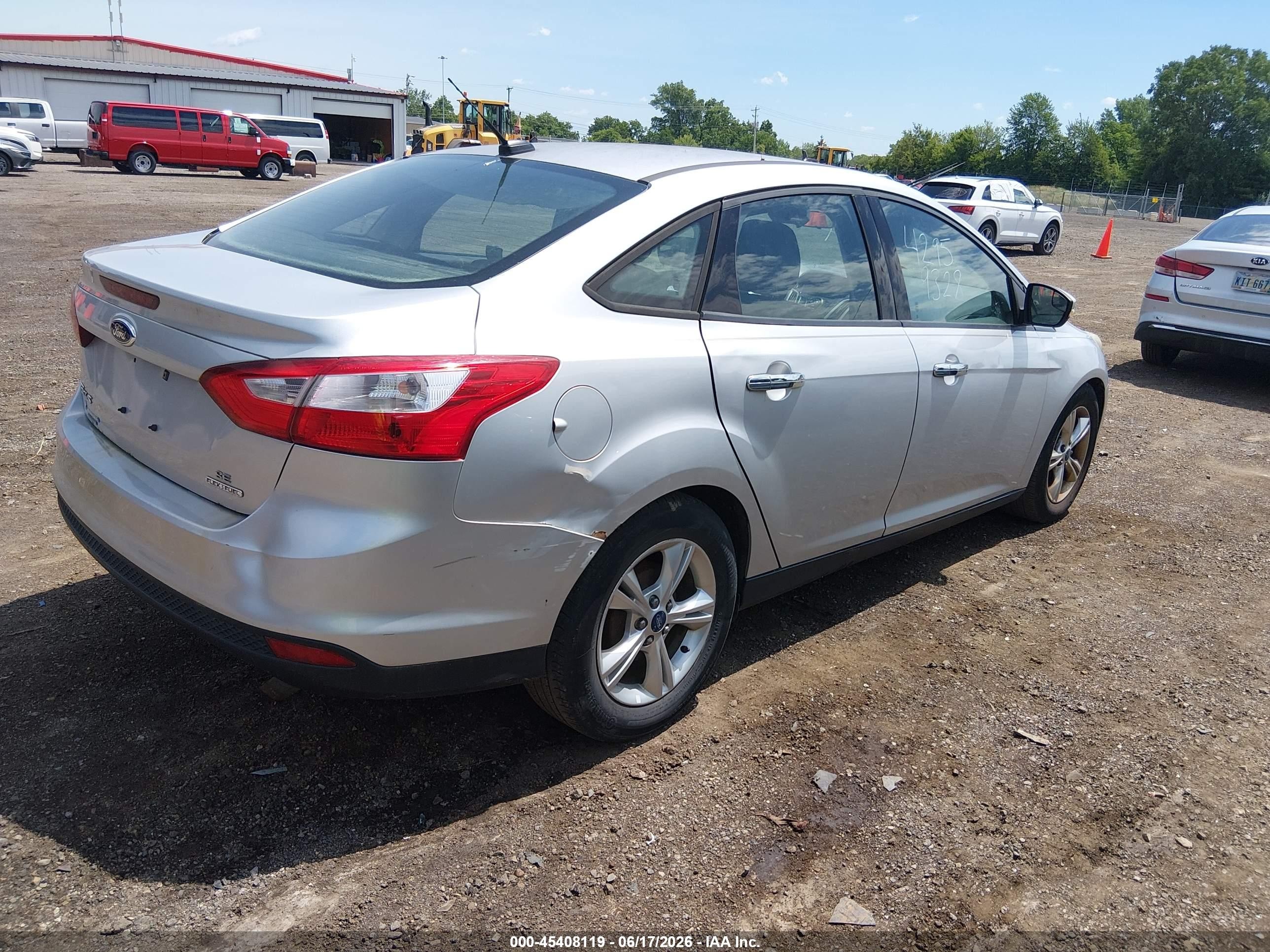 2014 Ford Focus Se Silver vin: 1FADP3F28EL248953
