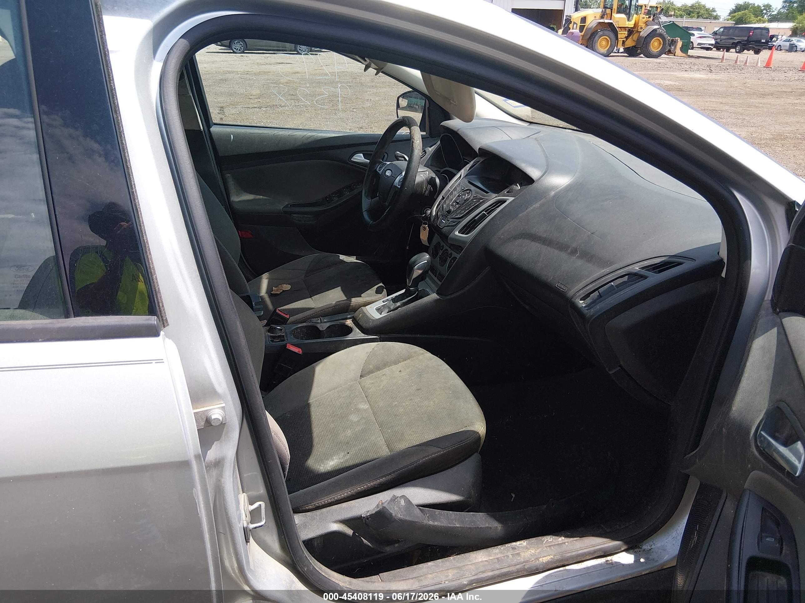 2014 Ford Focus Se Silver vin: 1FADP3F28EL248953