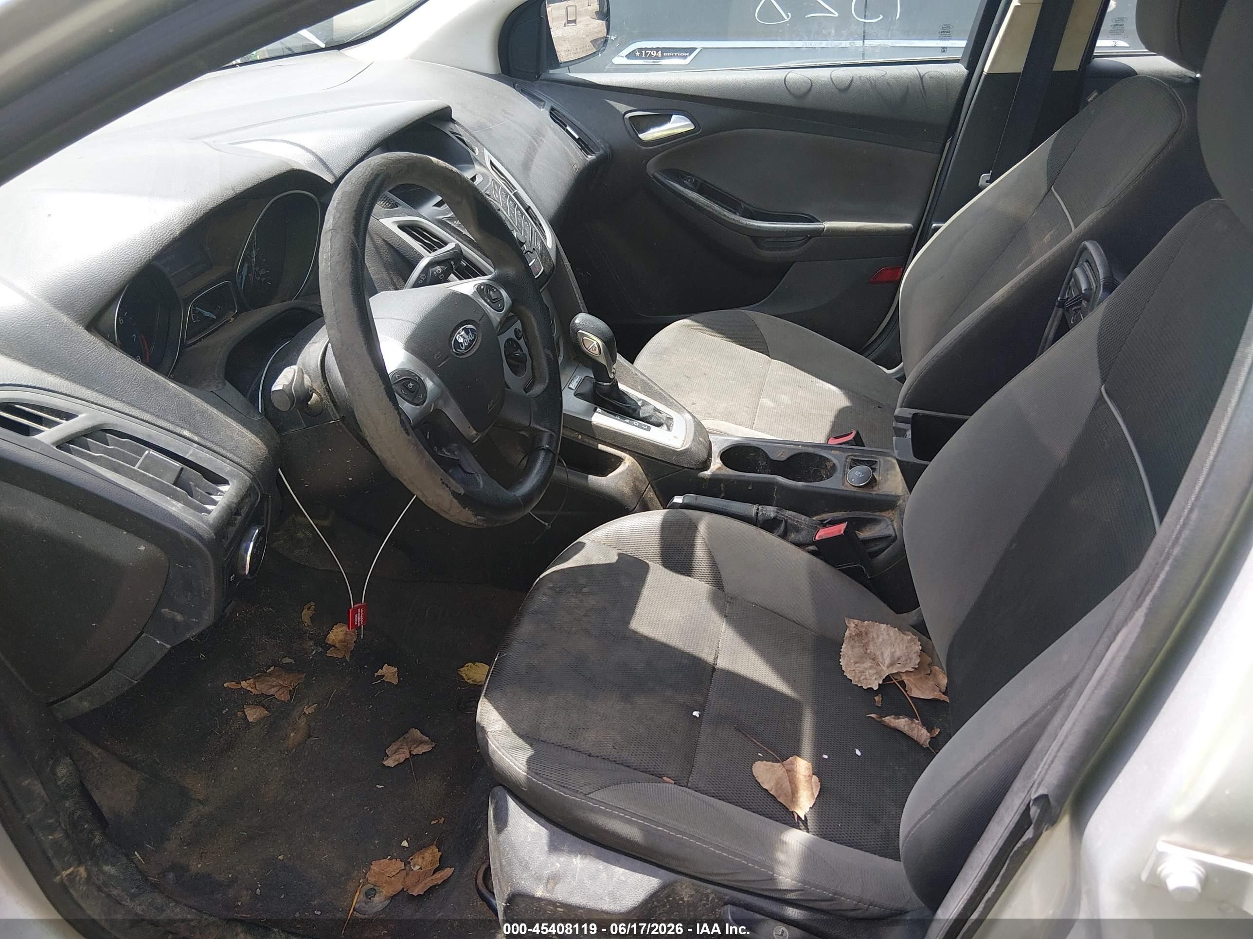 2014 Ford Focus Se Silver vin: 1FADP3F28EL248953