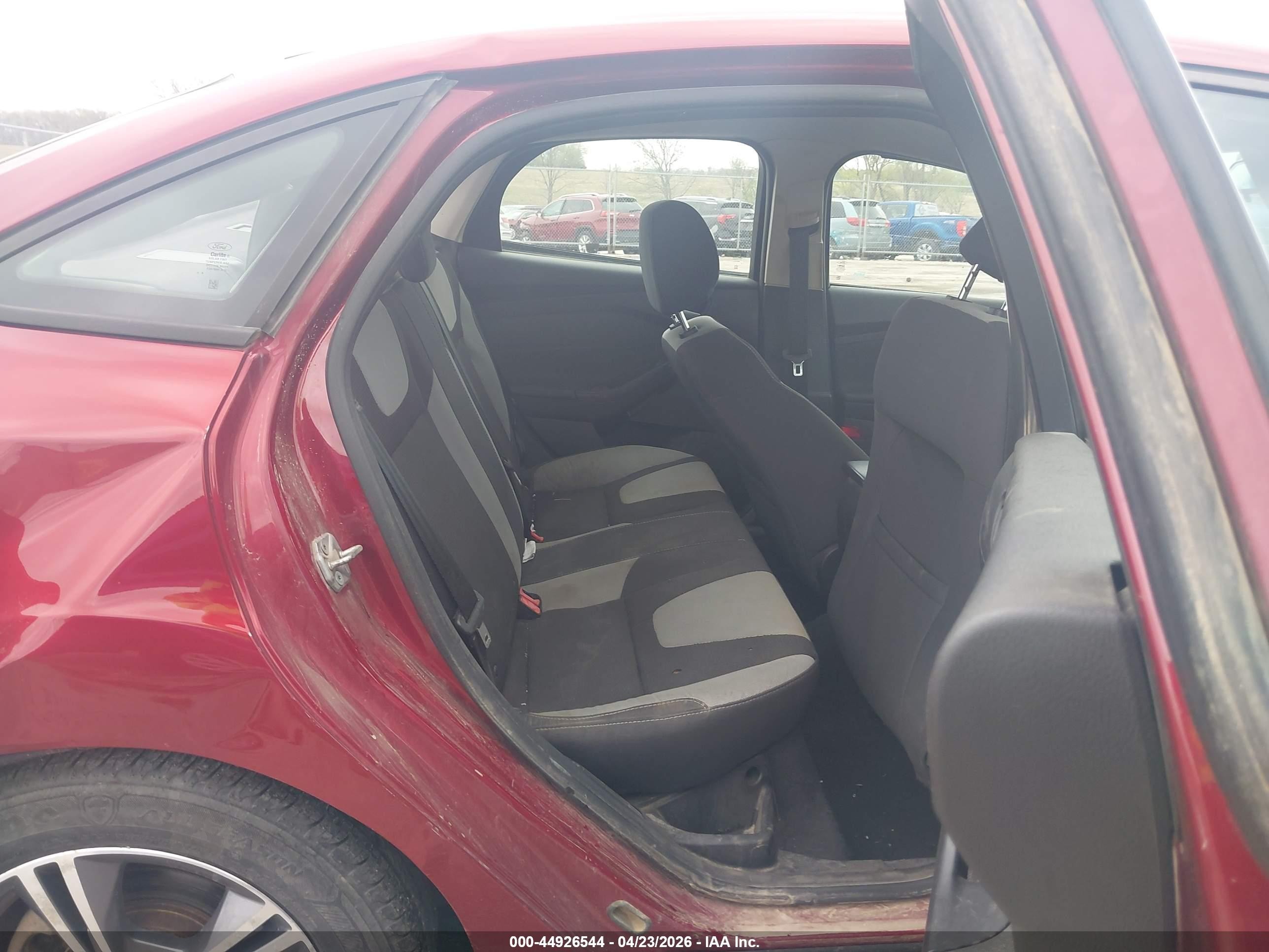 2014 Ford Focus Se Red vin: 1FADP3F28EL252713