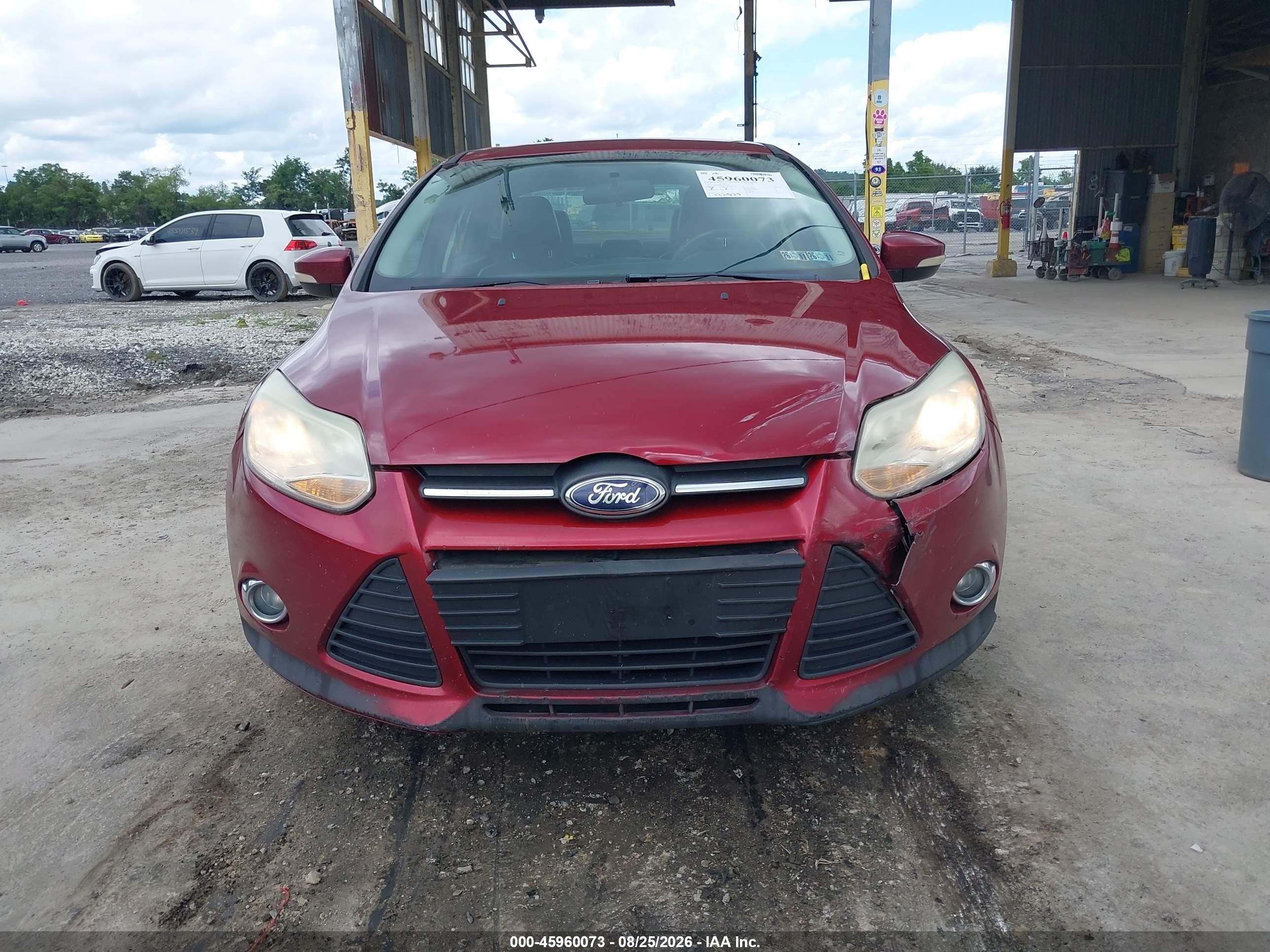 2014 Ford Focus Se Red vin: 1FADP3F28EL262321