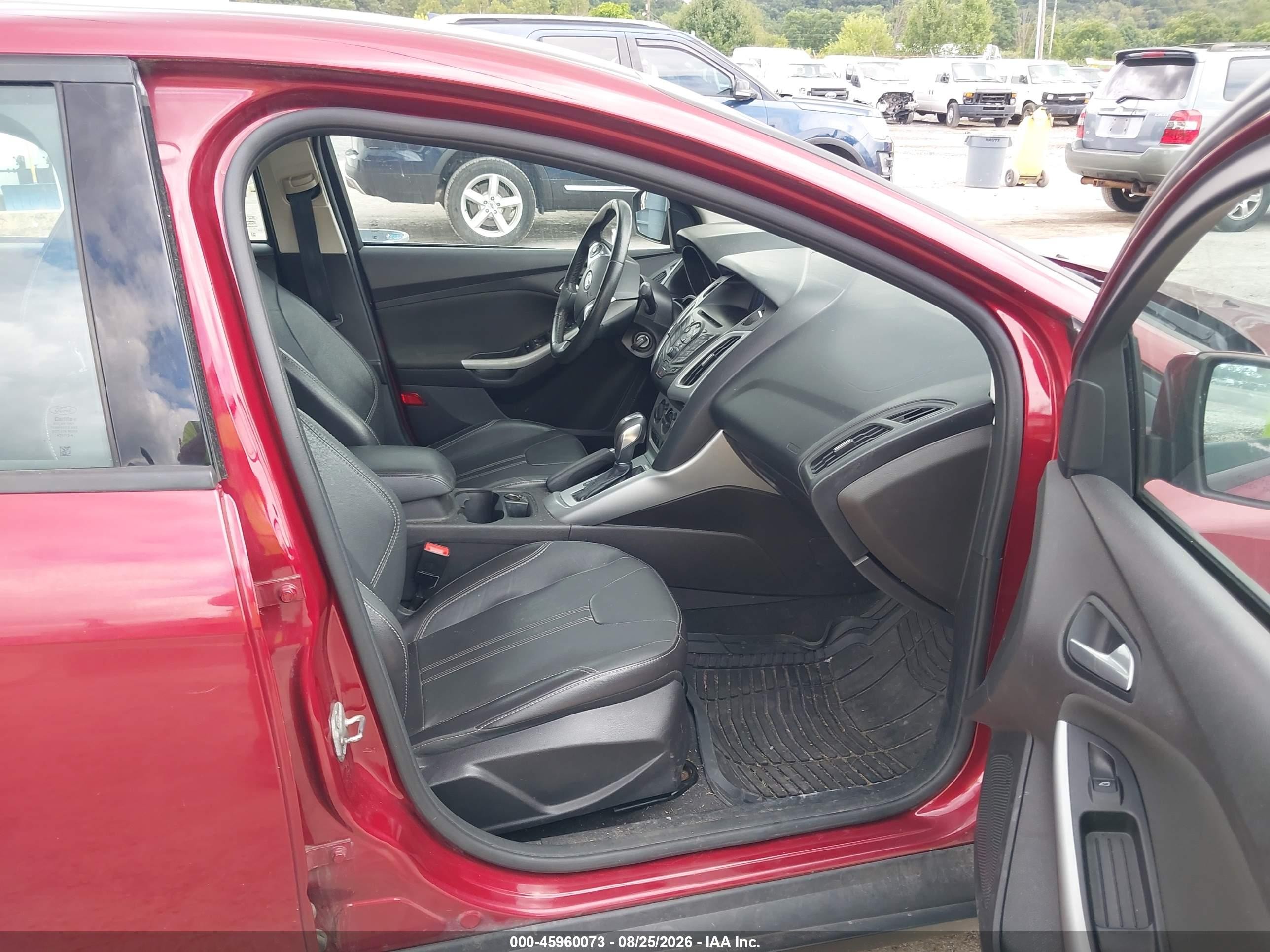 2014 Ford Focus Se Red vin: 1FADP3F28EL262321