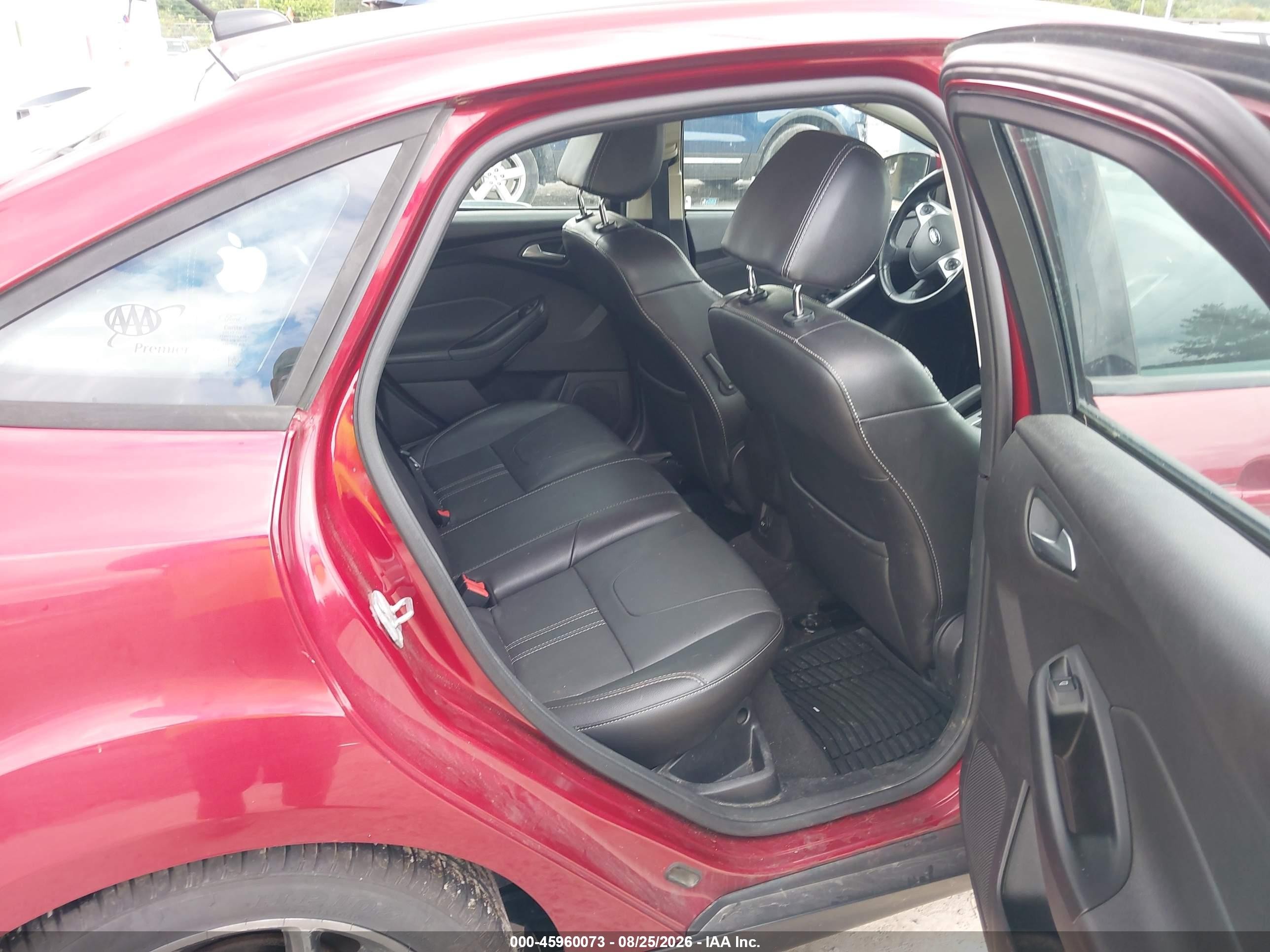 2014 Ford Focus Se Red vin: 1FADP3F28EL262321