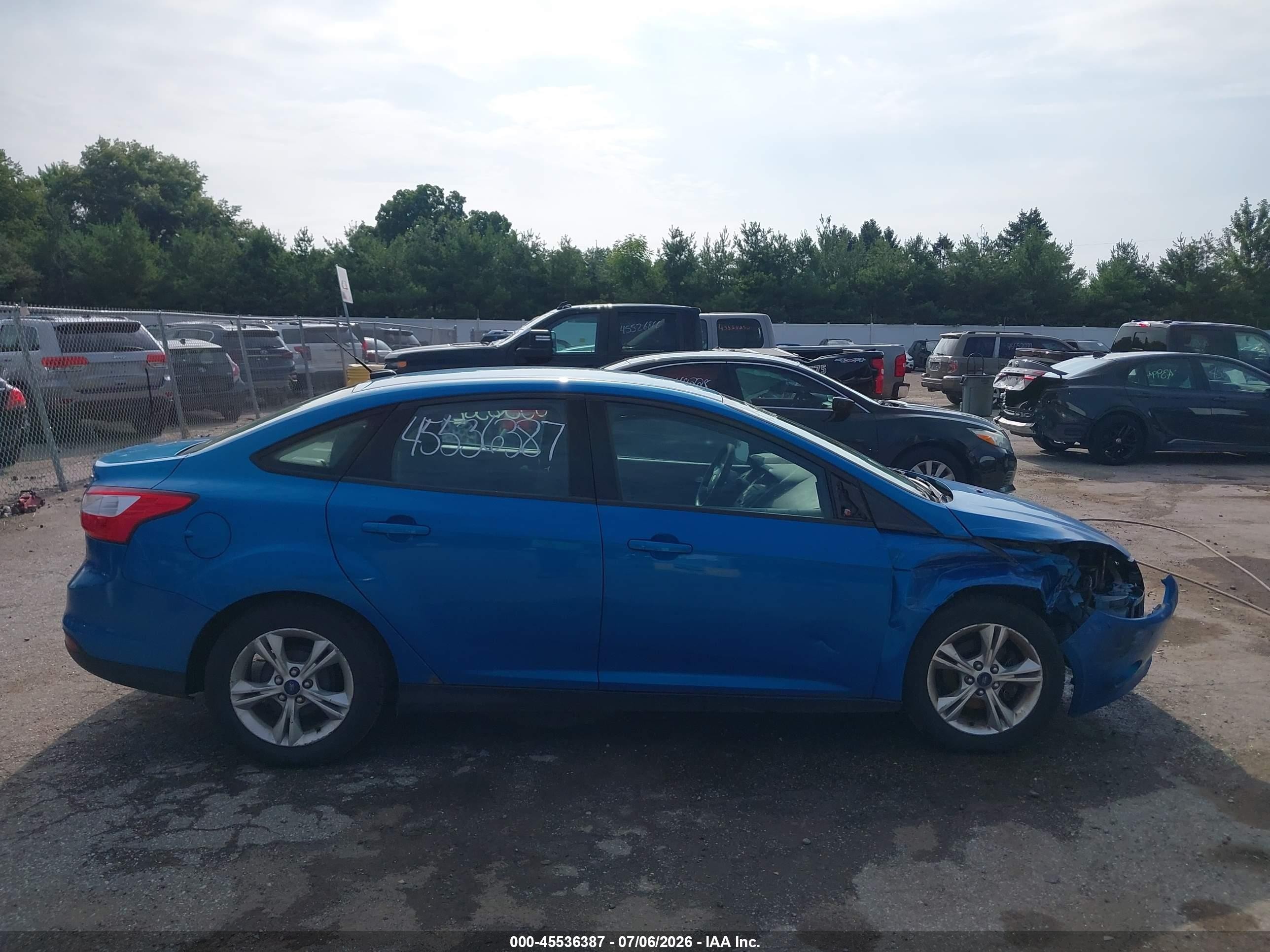 2014 Ford Focus Se Blue vin: 1FADP3F28EL269186